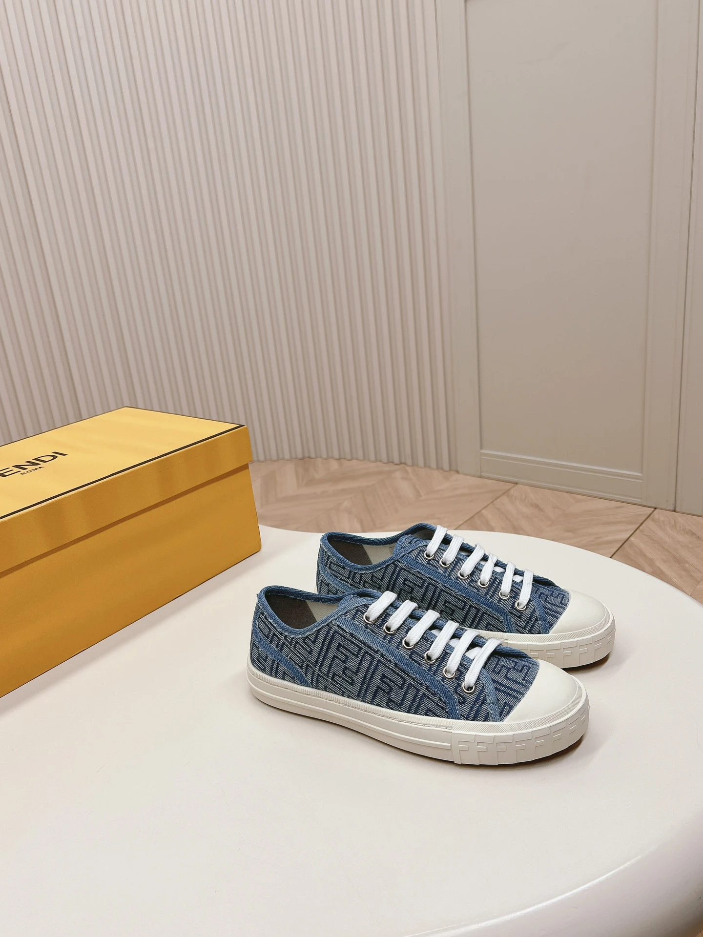 Fendi Sneakers — 5643b715