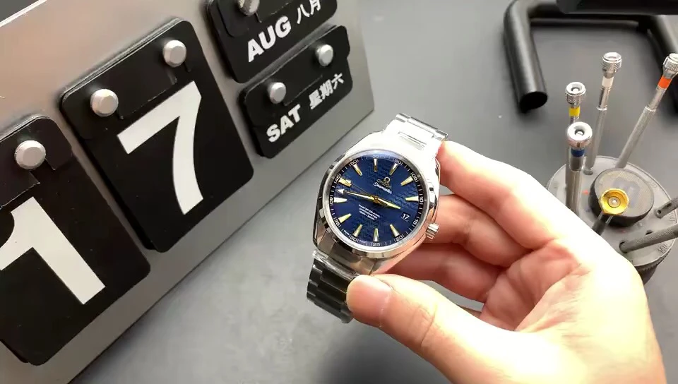 Omega Watch — 27623a04