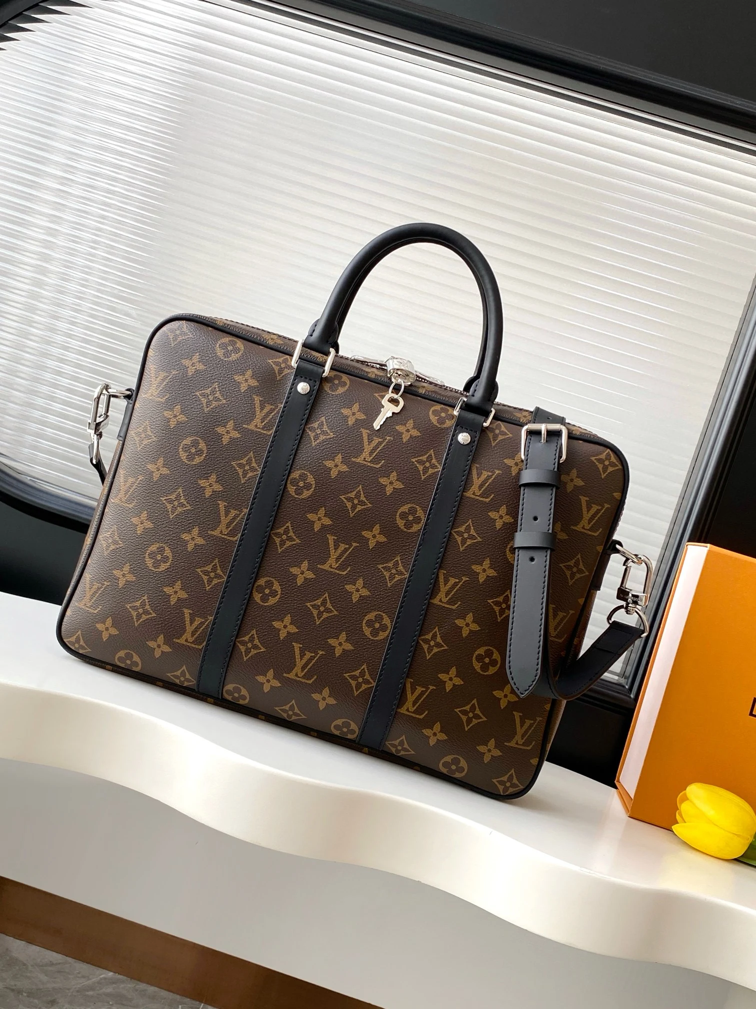Briefcases — c0a6de8b