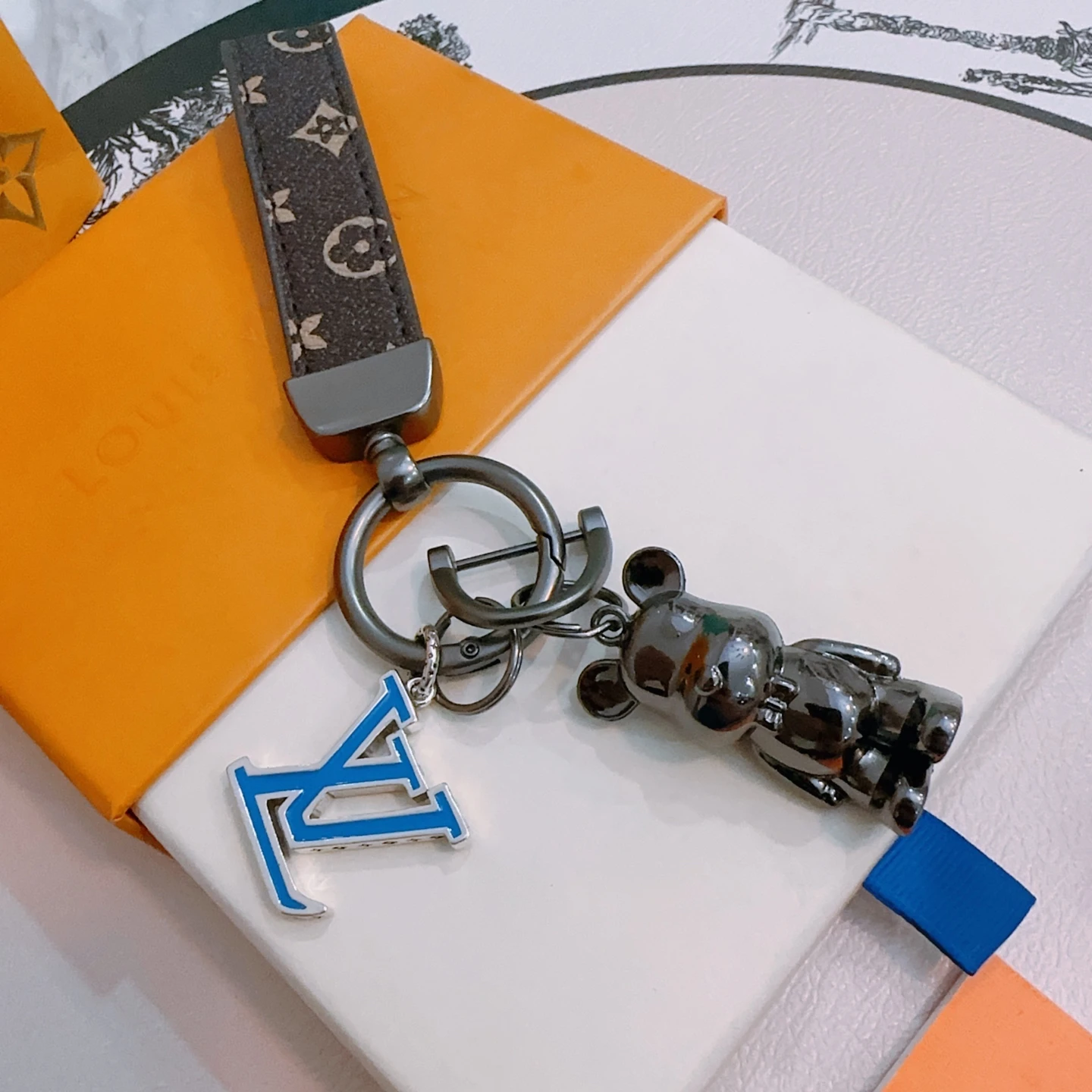 Louis Vuitton Keyrings & Bag Charms — d3384c7f