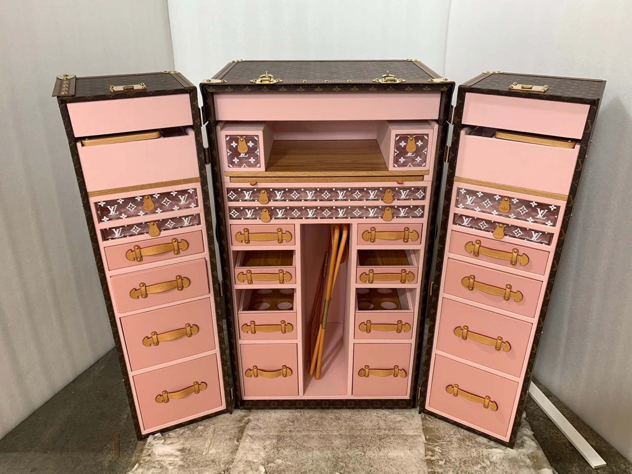 Luggage — 12d05fc6