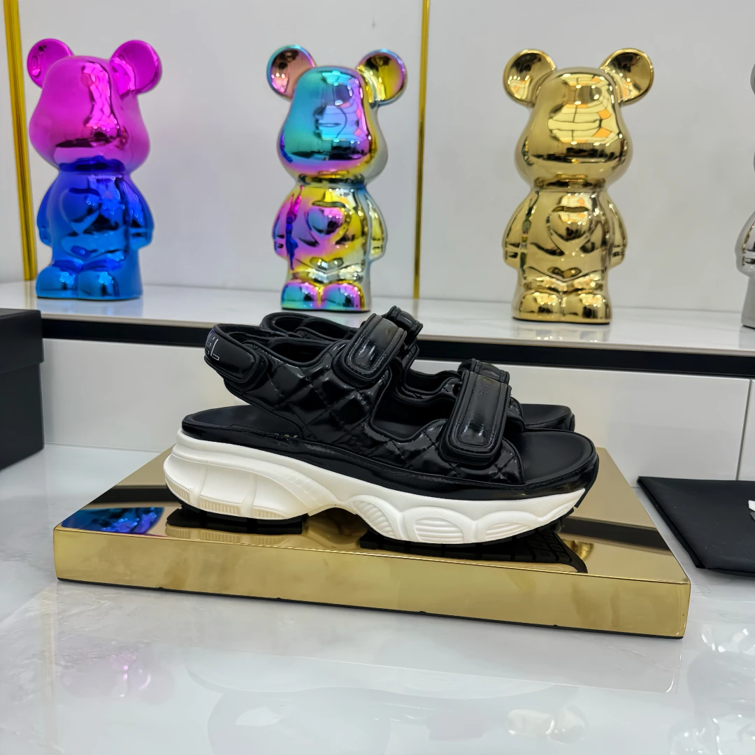 Chanel Slippers — 237dd89b