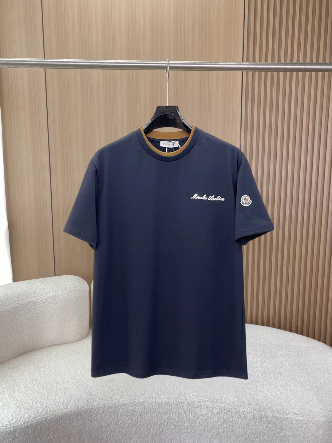 Moncler T-Shirt — 077b798a