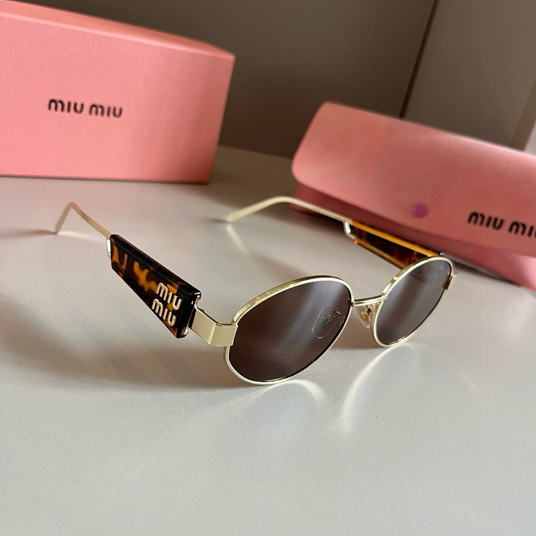 Miu Miu Eyewear — fd41fc9e