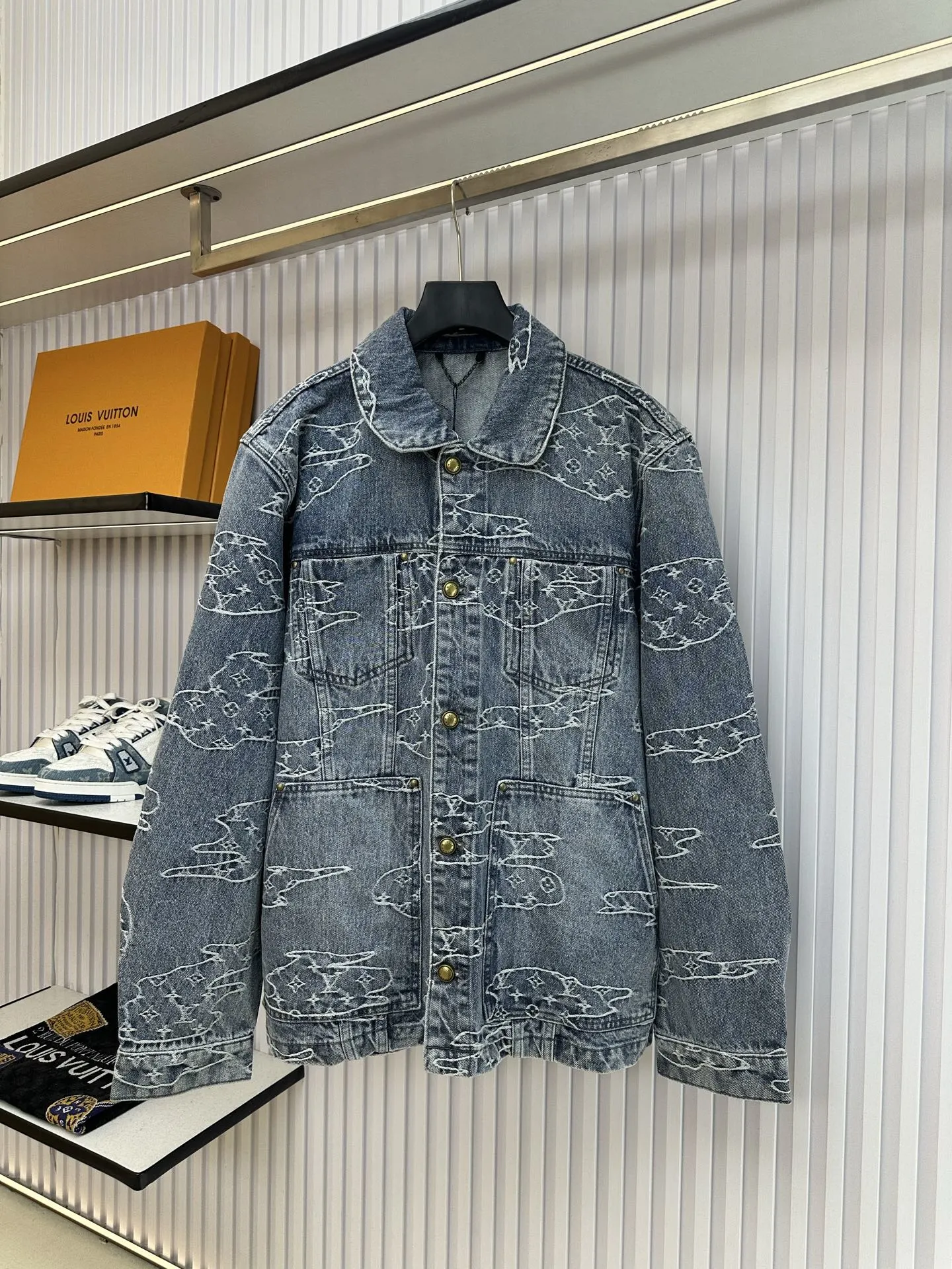 Louis Vuitton Jeans — 61dd92d1