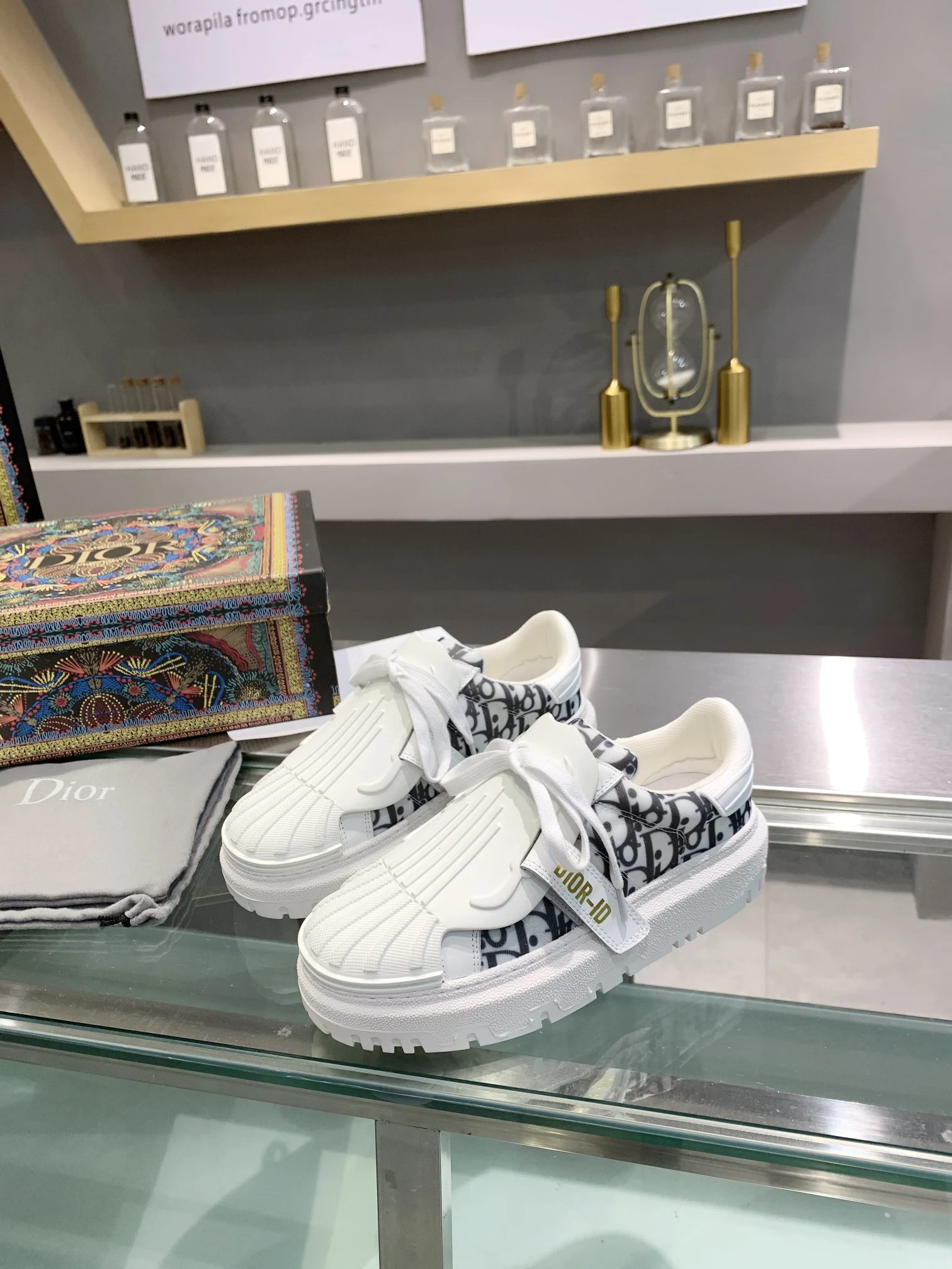 Dior Sneakers — 72ac1d45