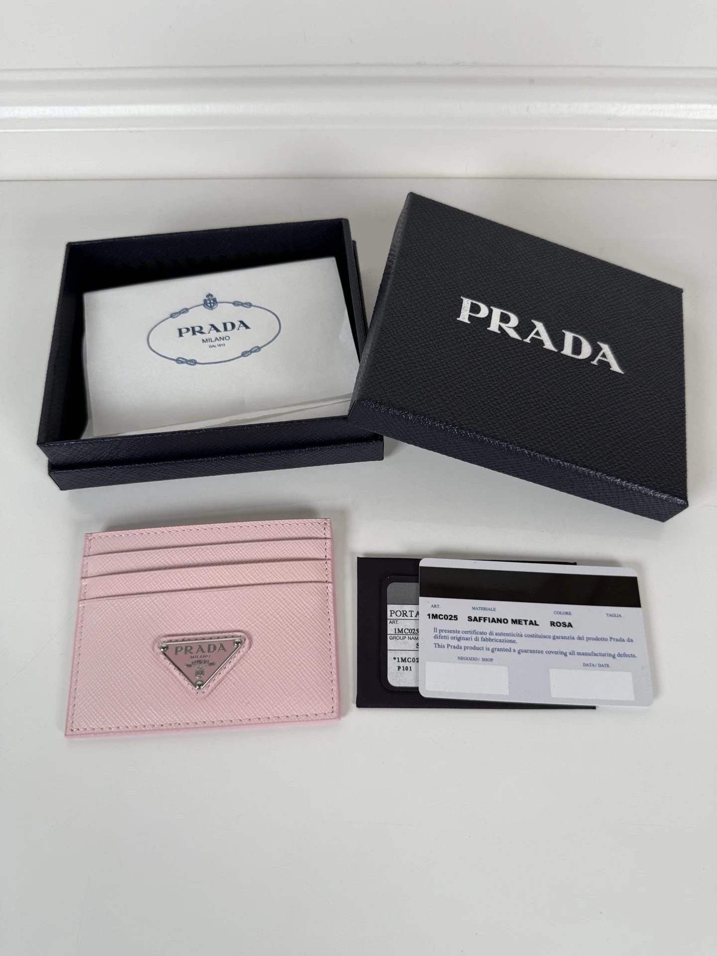Cardholders — e81bedf1