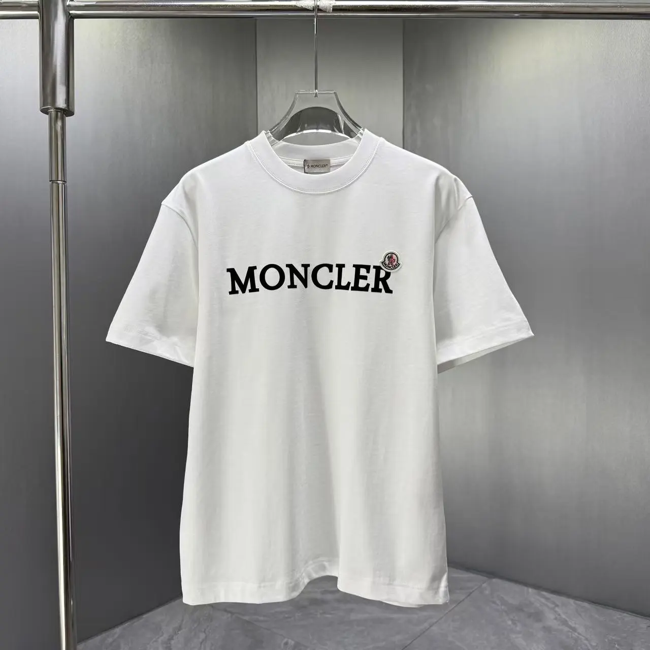 Moncler T-Shirt — 4d4564e8