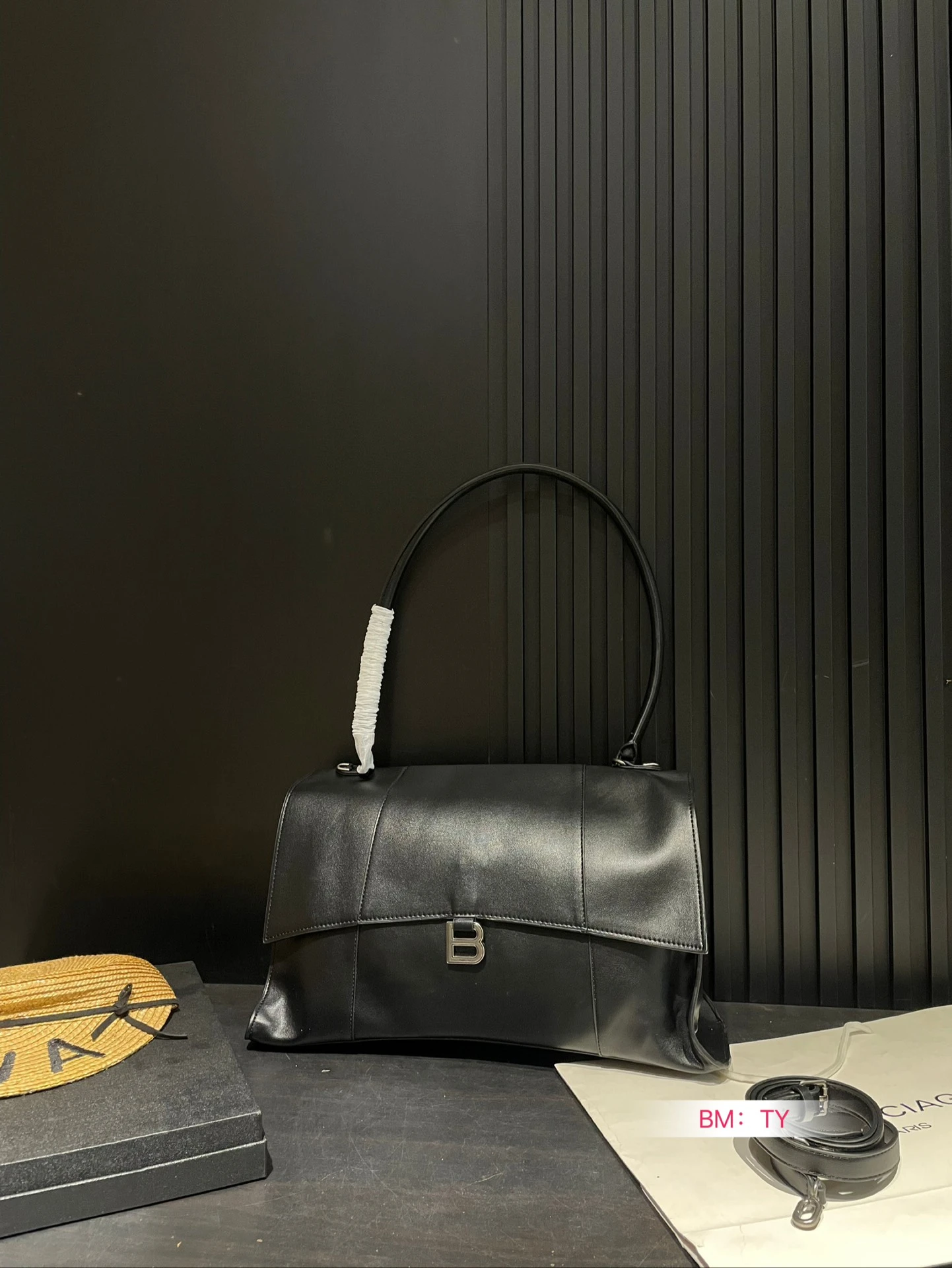 Balenciaga Bag — 828e09c2