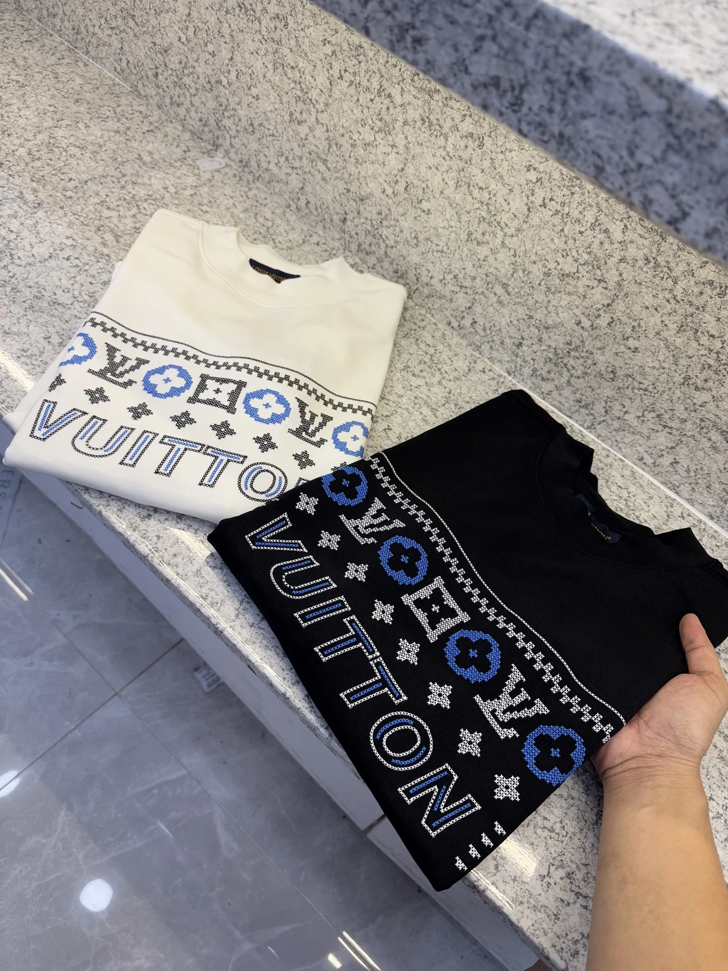 Louis Vuitton T-Shirt — 3fb0309d