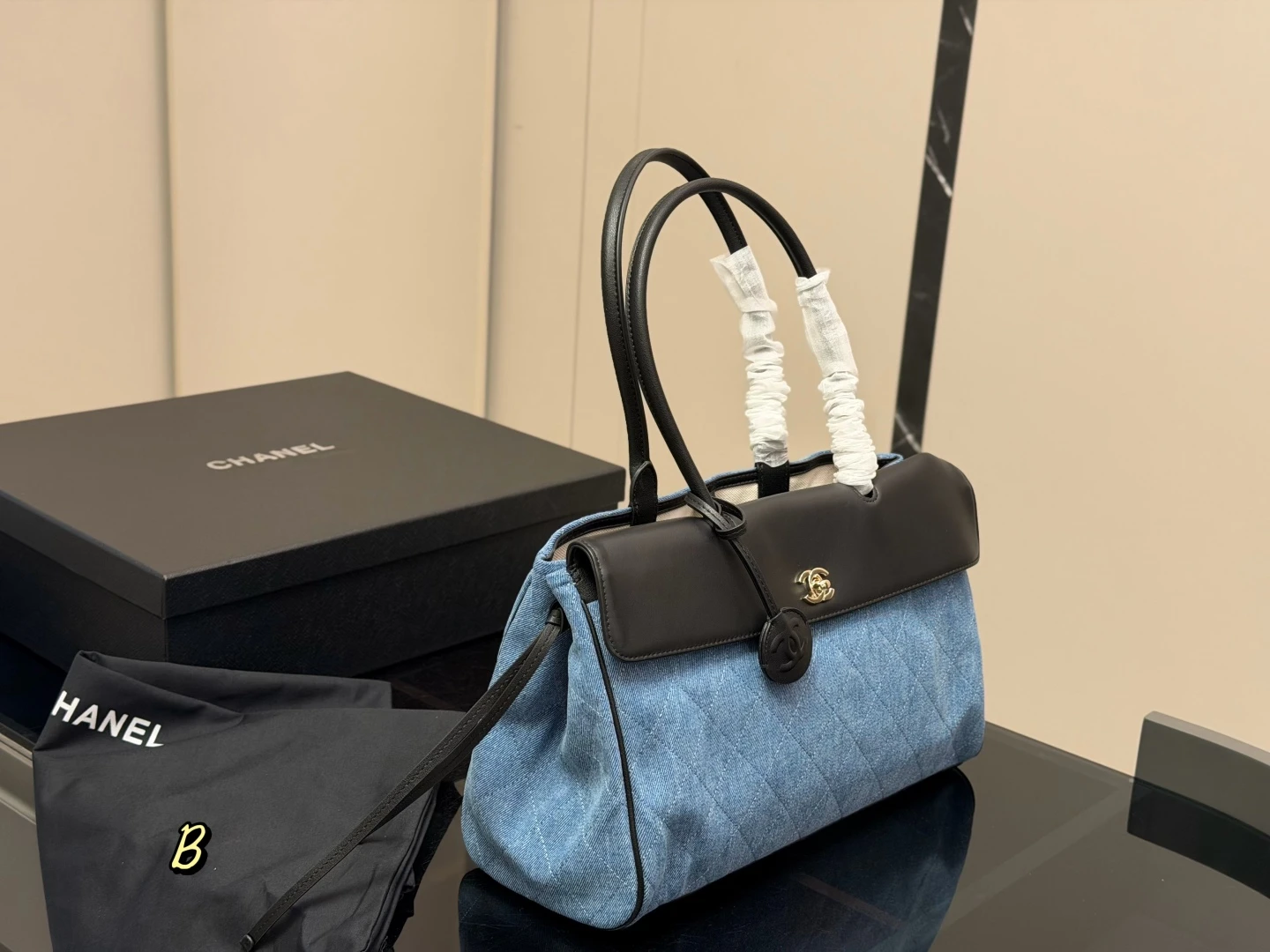 Chanel Bag — 9ac8c38b
