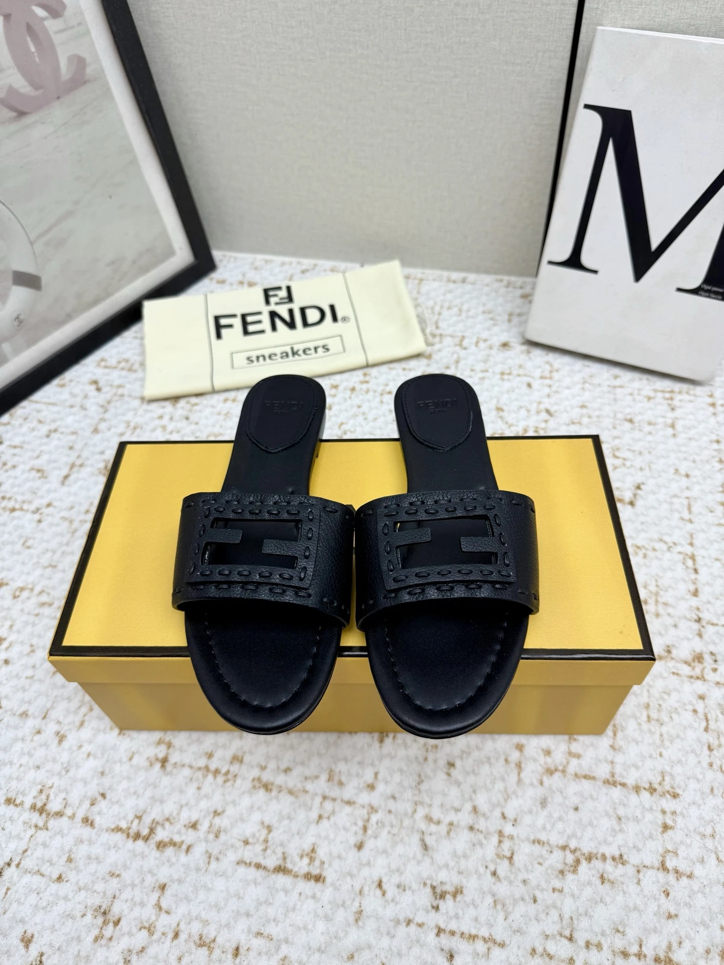Fendi Slippers — fb131dbc