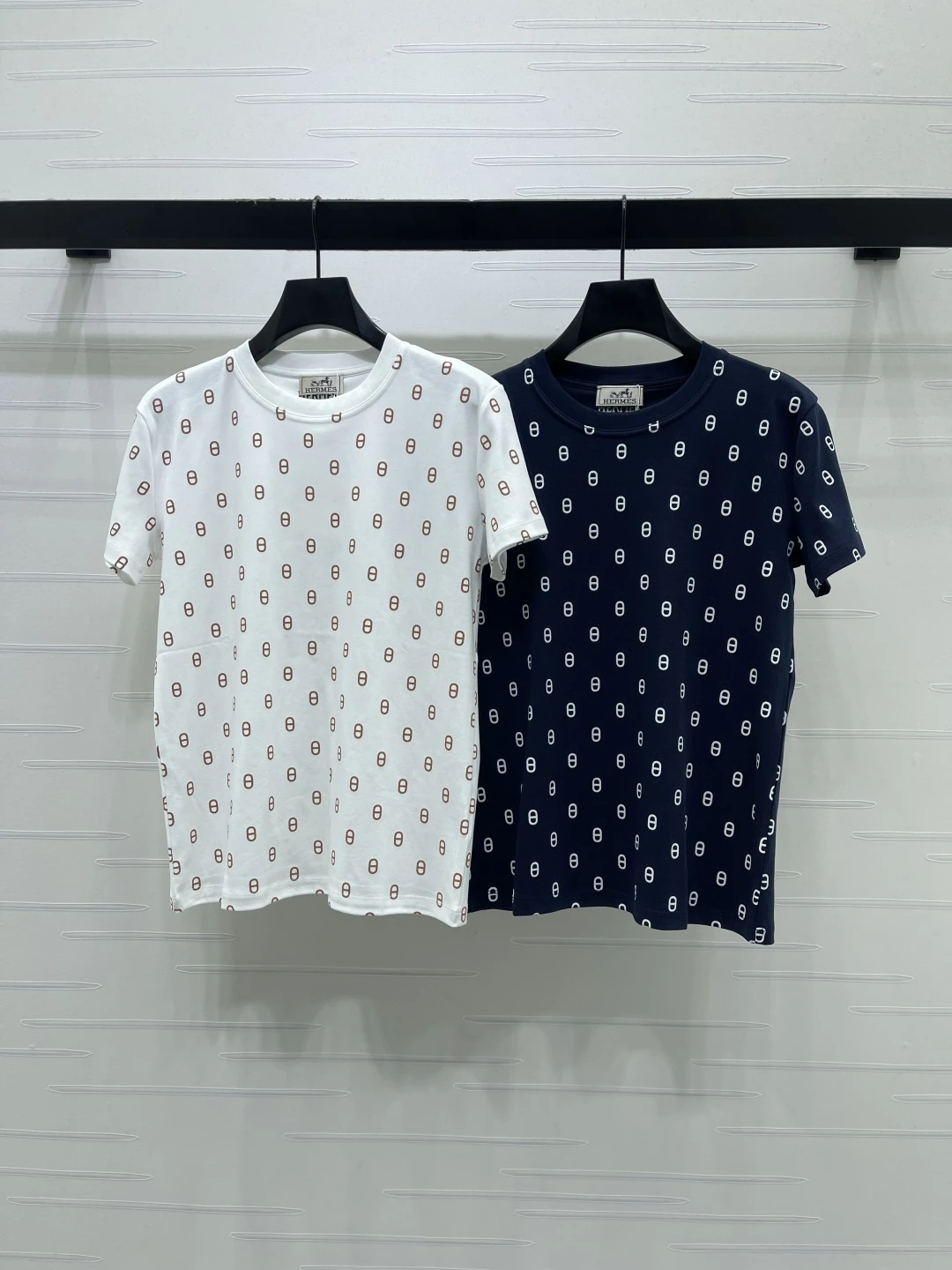 Hermès T-Shirts — c457a8fb