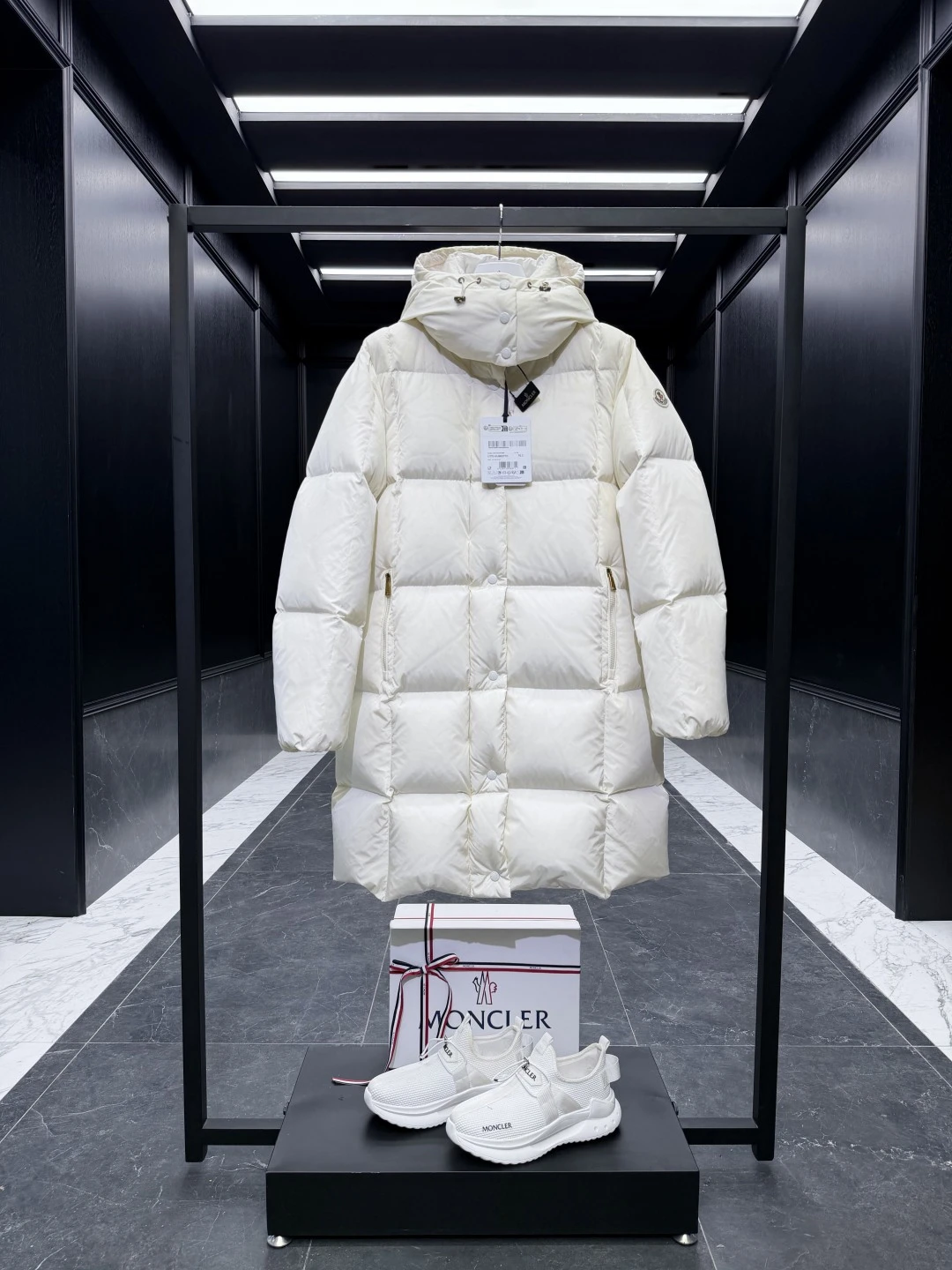 Moncler Down Jackets — a0d26ba4