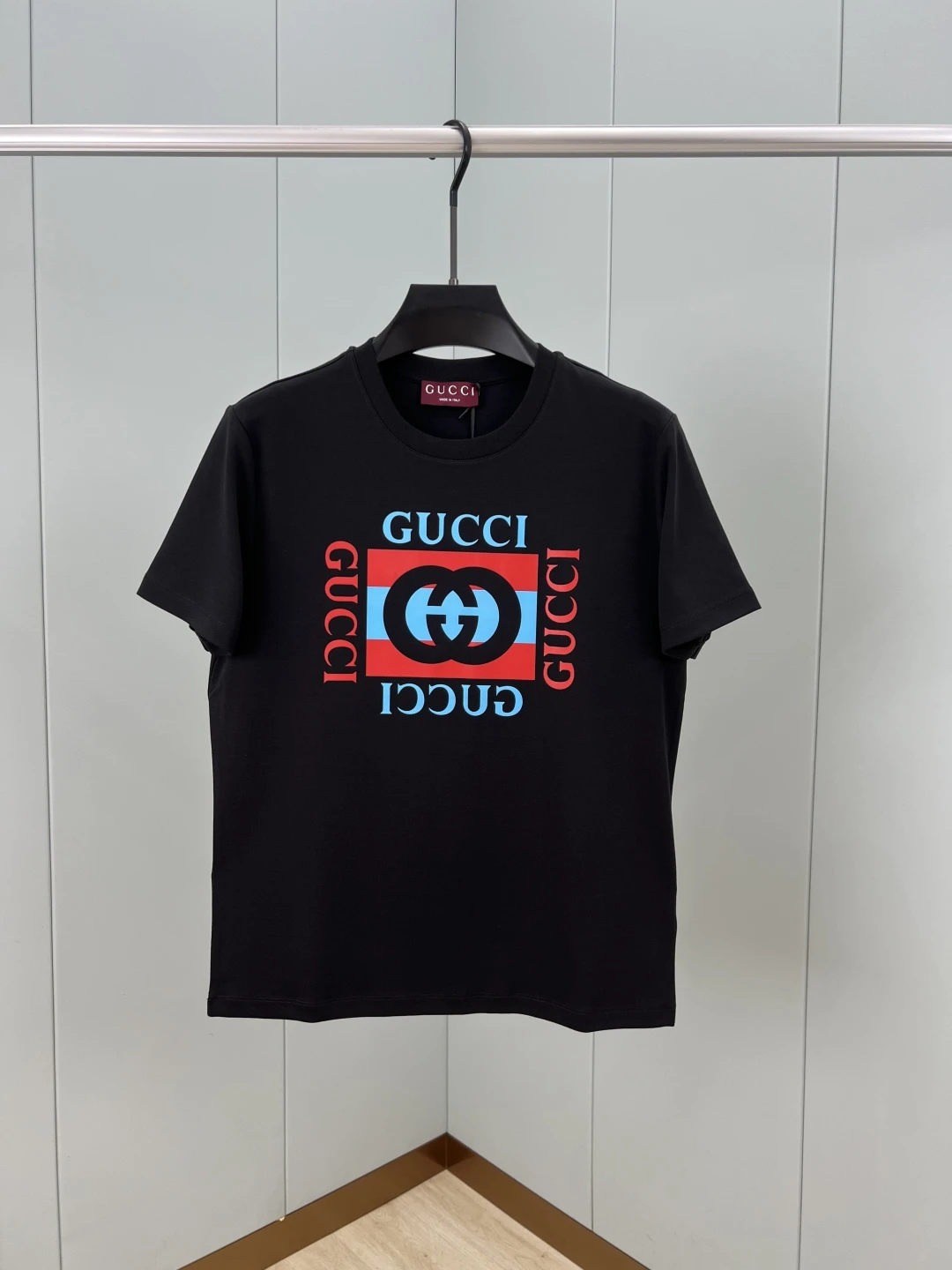Gucci T-Shirt — d54810c5