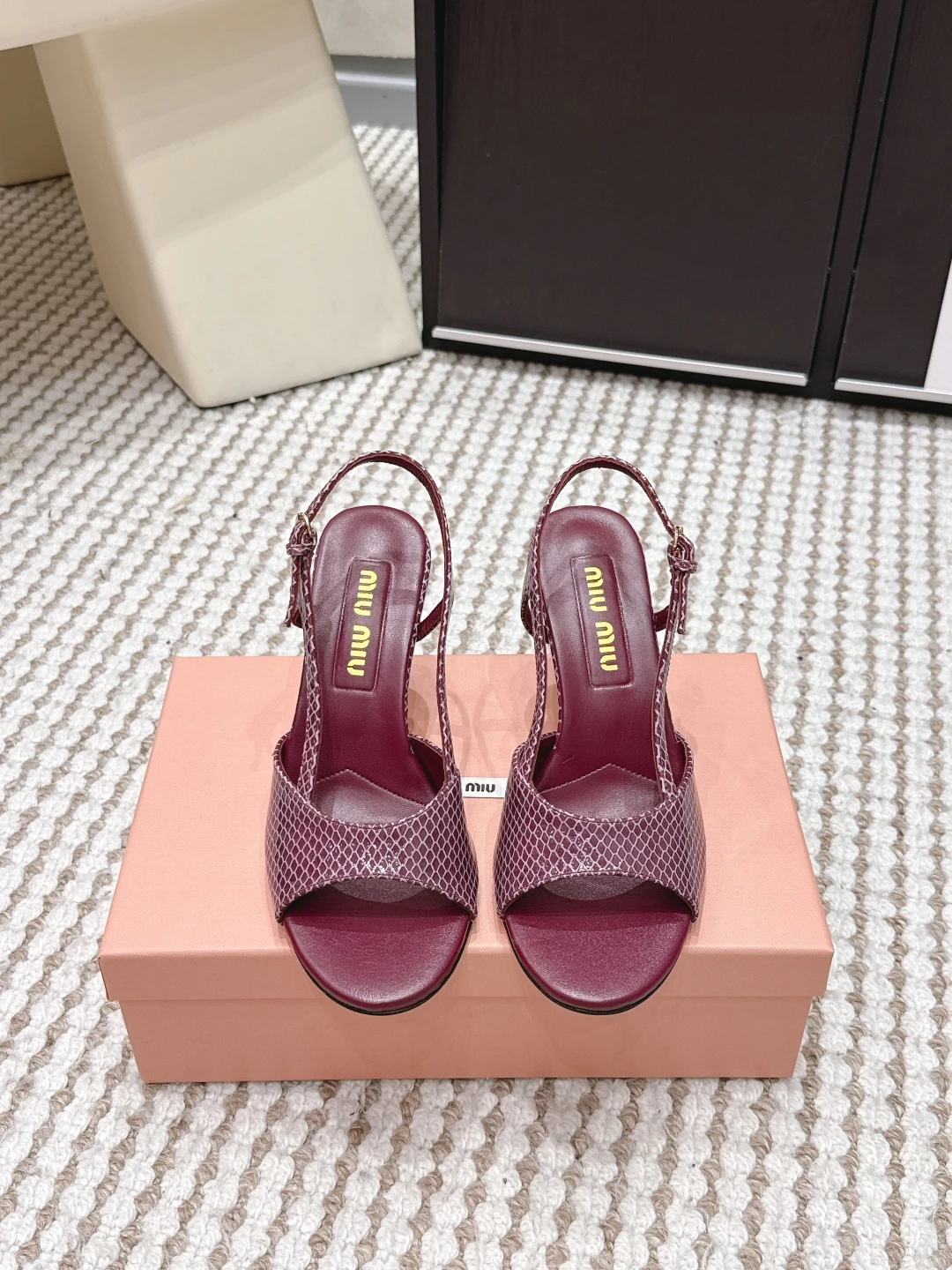 Miu Miu Slippers — d52ce472