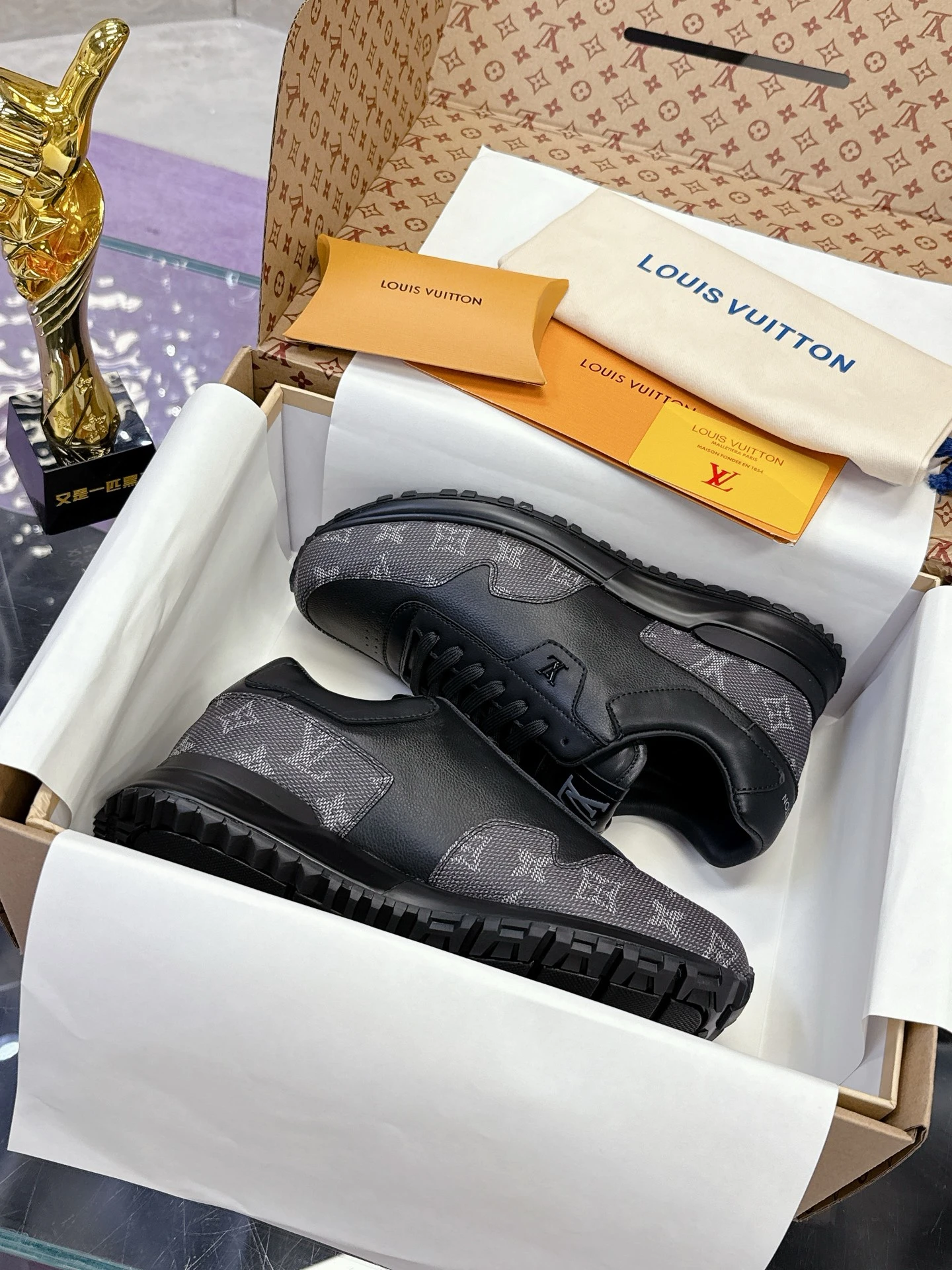Louis Vuitton Sneakers — 43f1333f