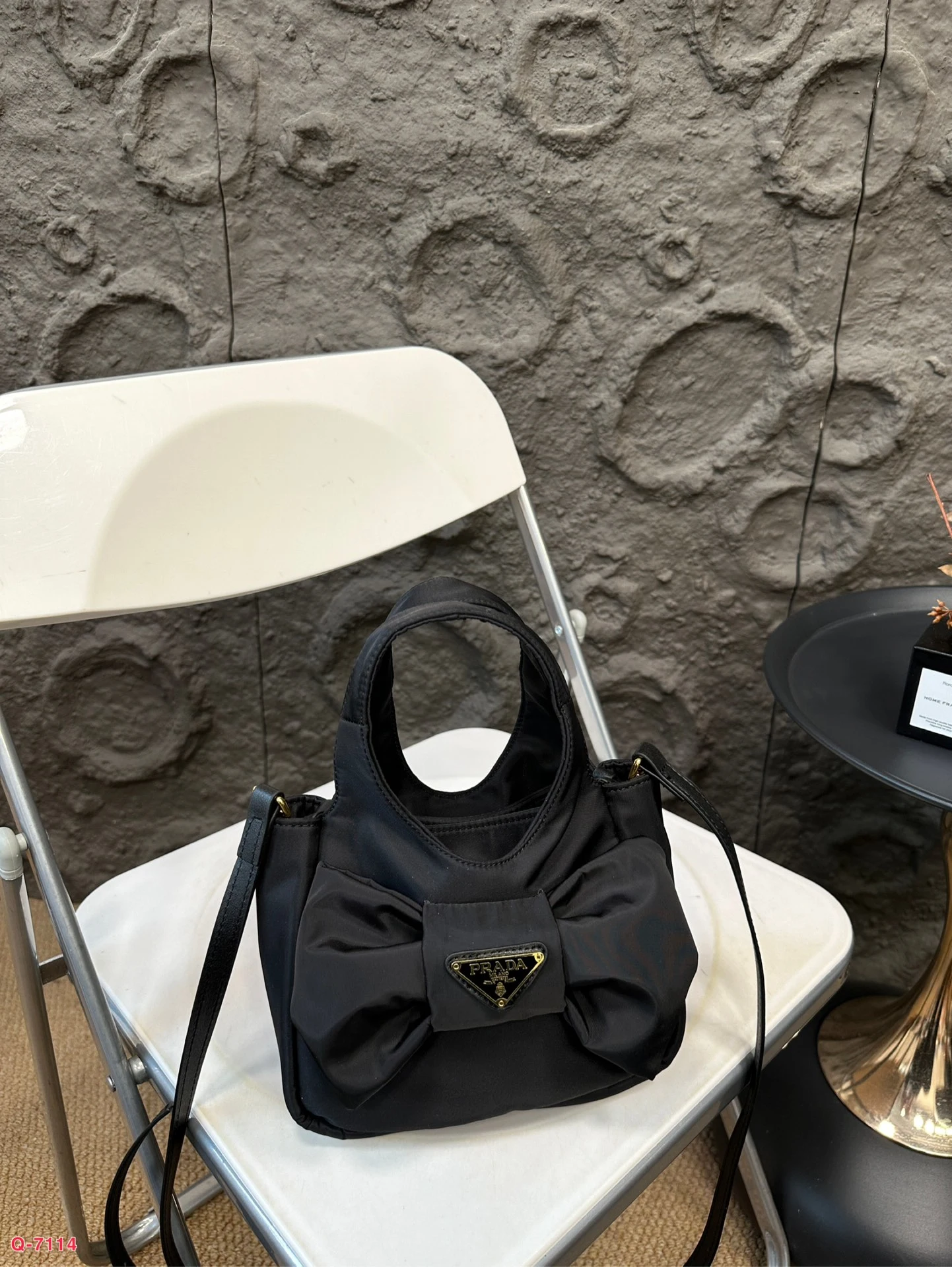 Prada Bag — b7cbfd6d