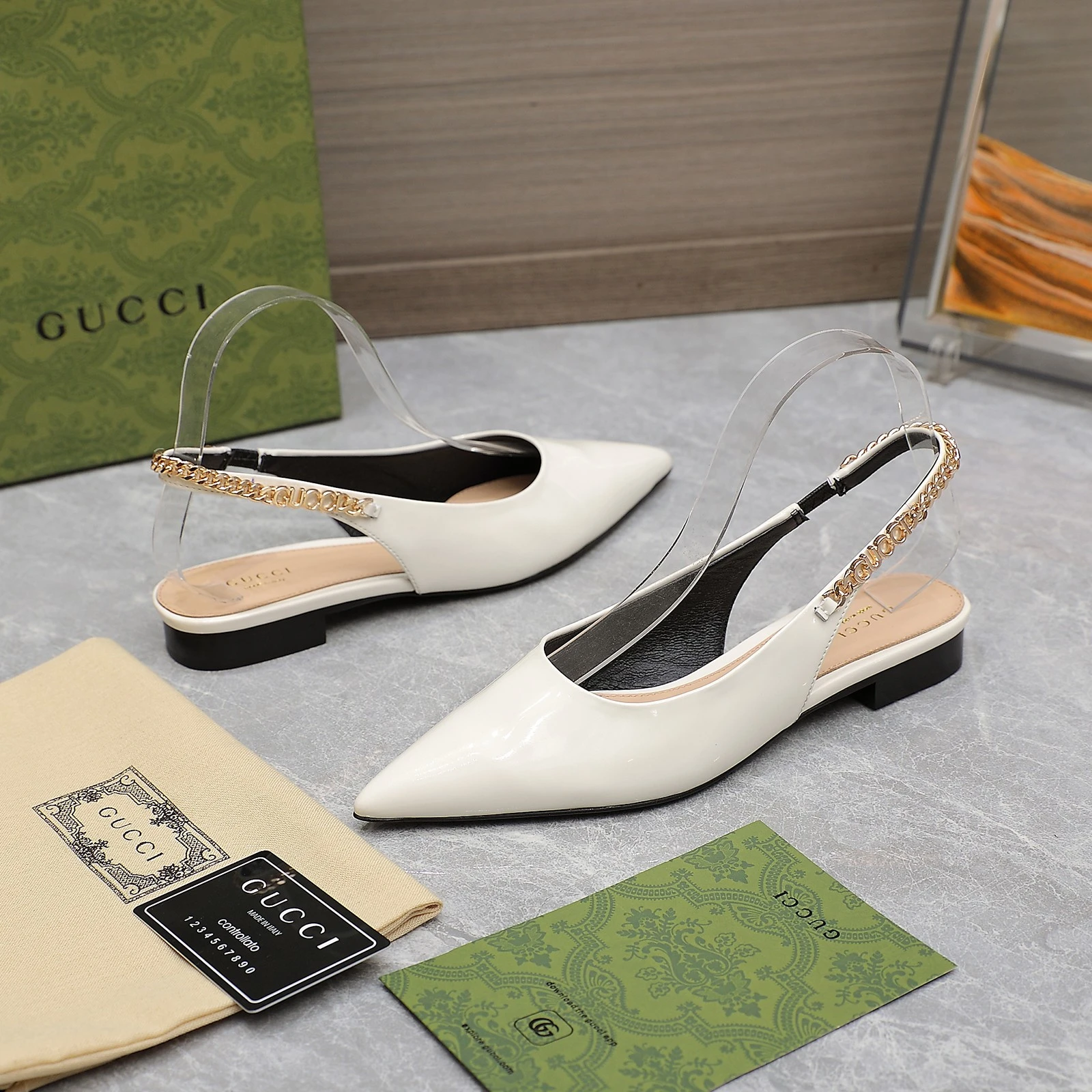 Gucci Sandals — 634b85f7