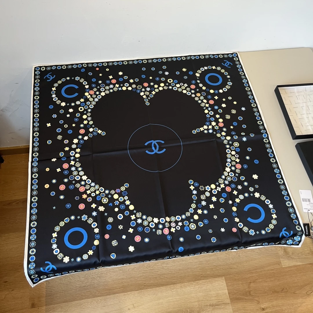 Scarves — 7790bc1e
