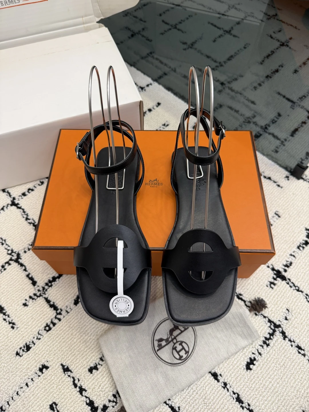Hermès Sandals — ae4c495b
