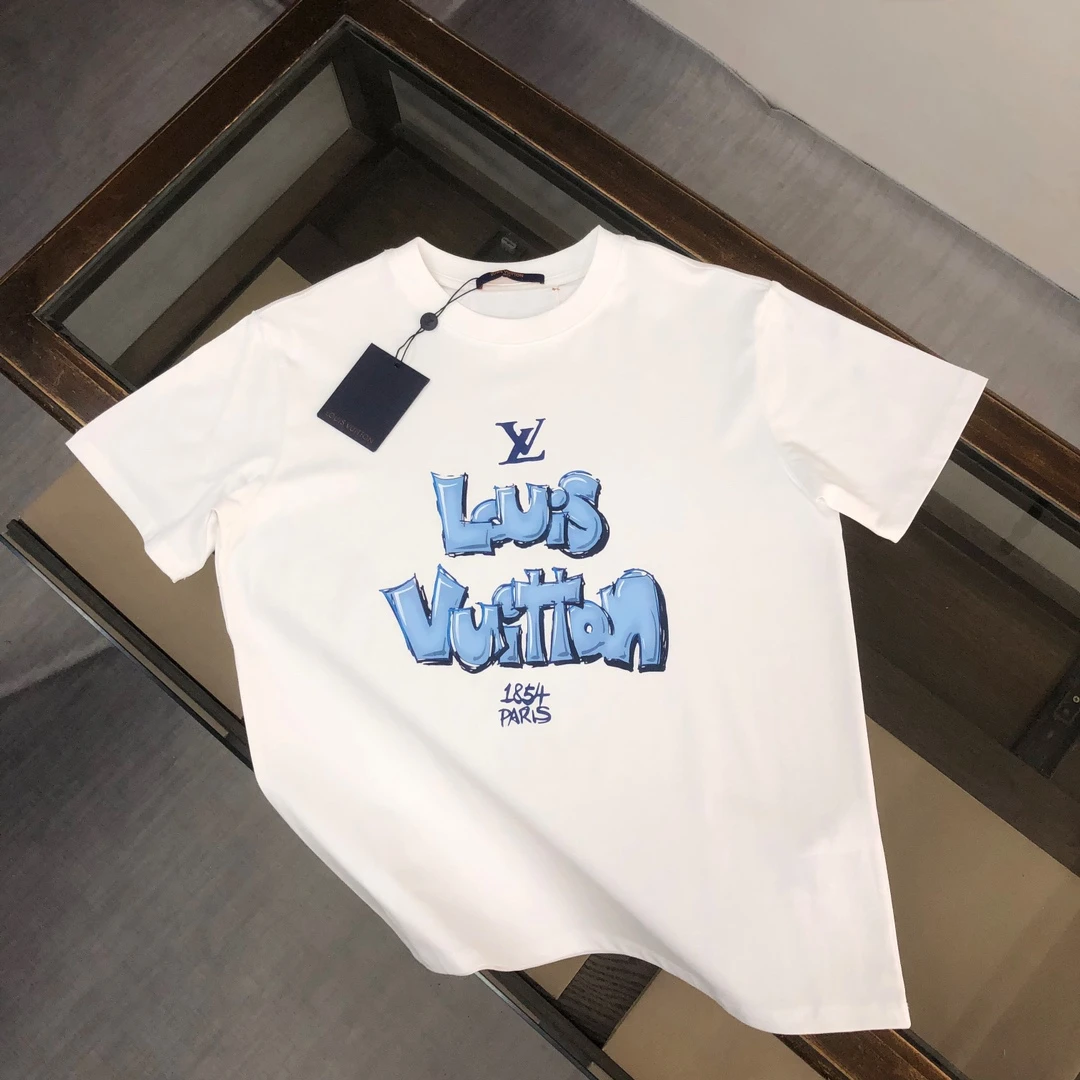 Louis Vuitton T-Shirt — c4d40e77