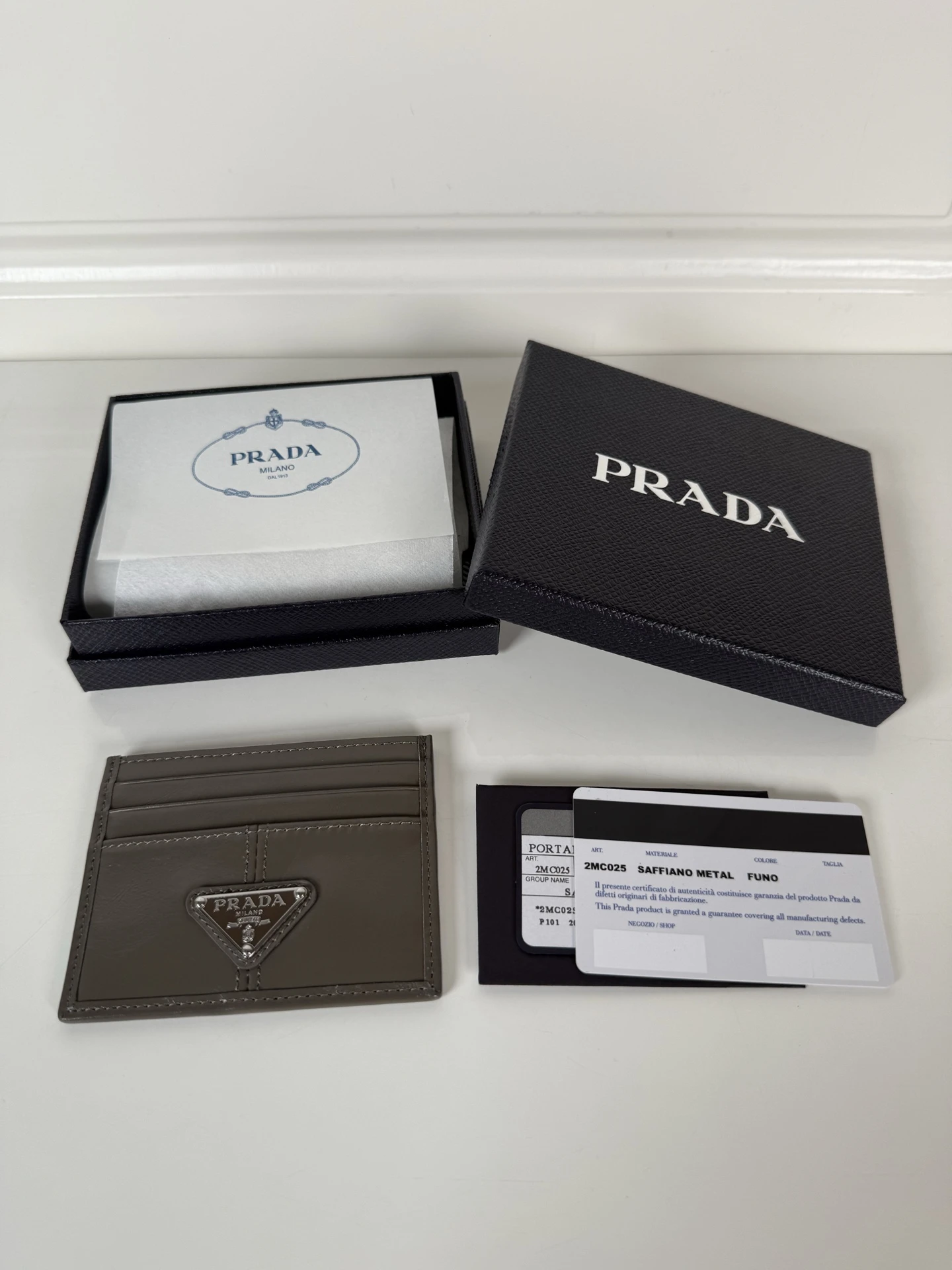 Cardholders — 0c742dd9