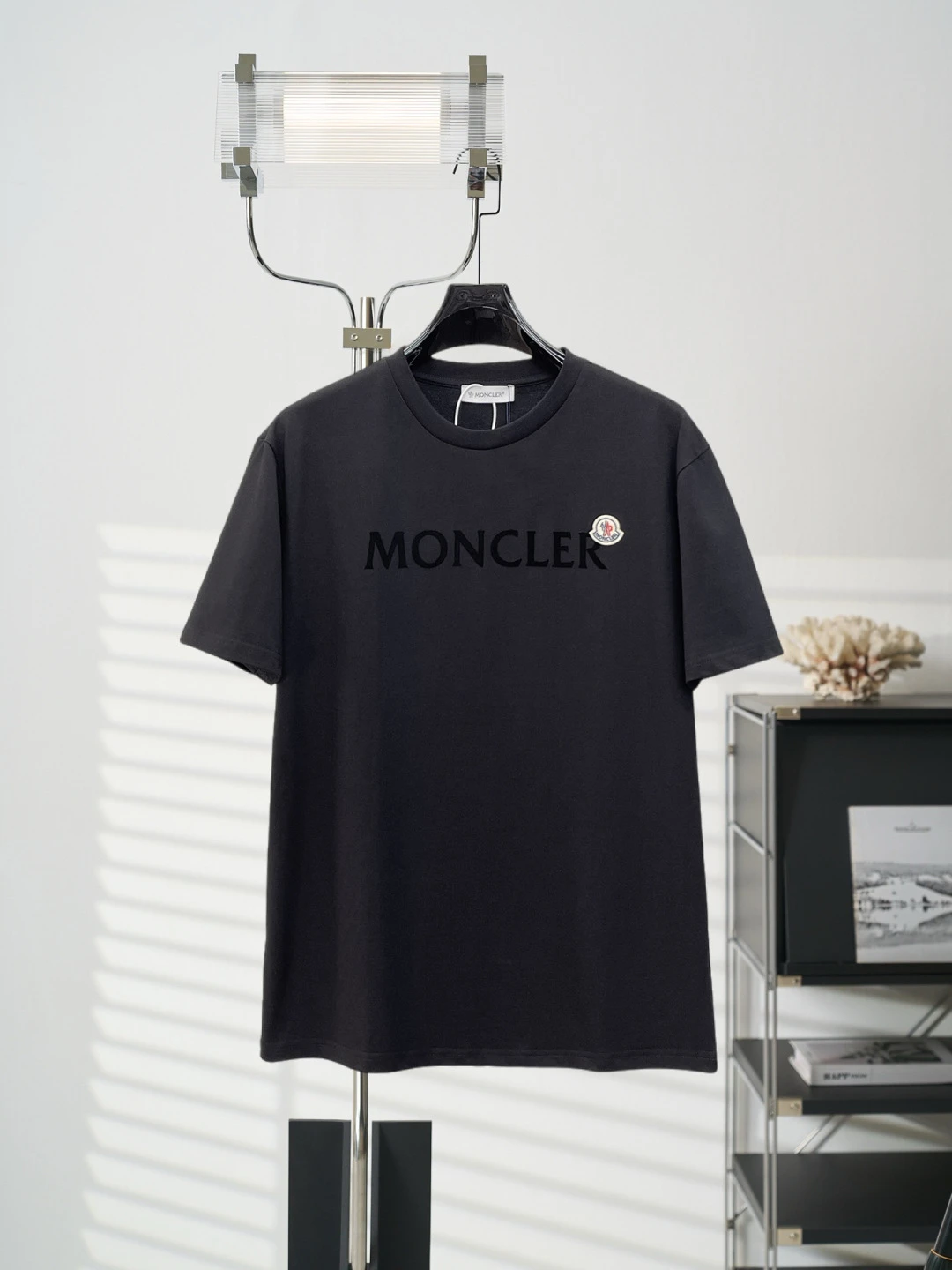 Moncler T-Shirt — 867e97d3