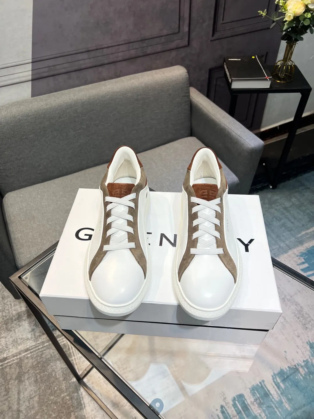 Givenchy Sneakers — fb24ba7f