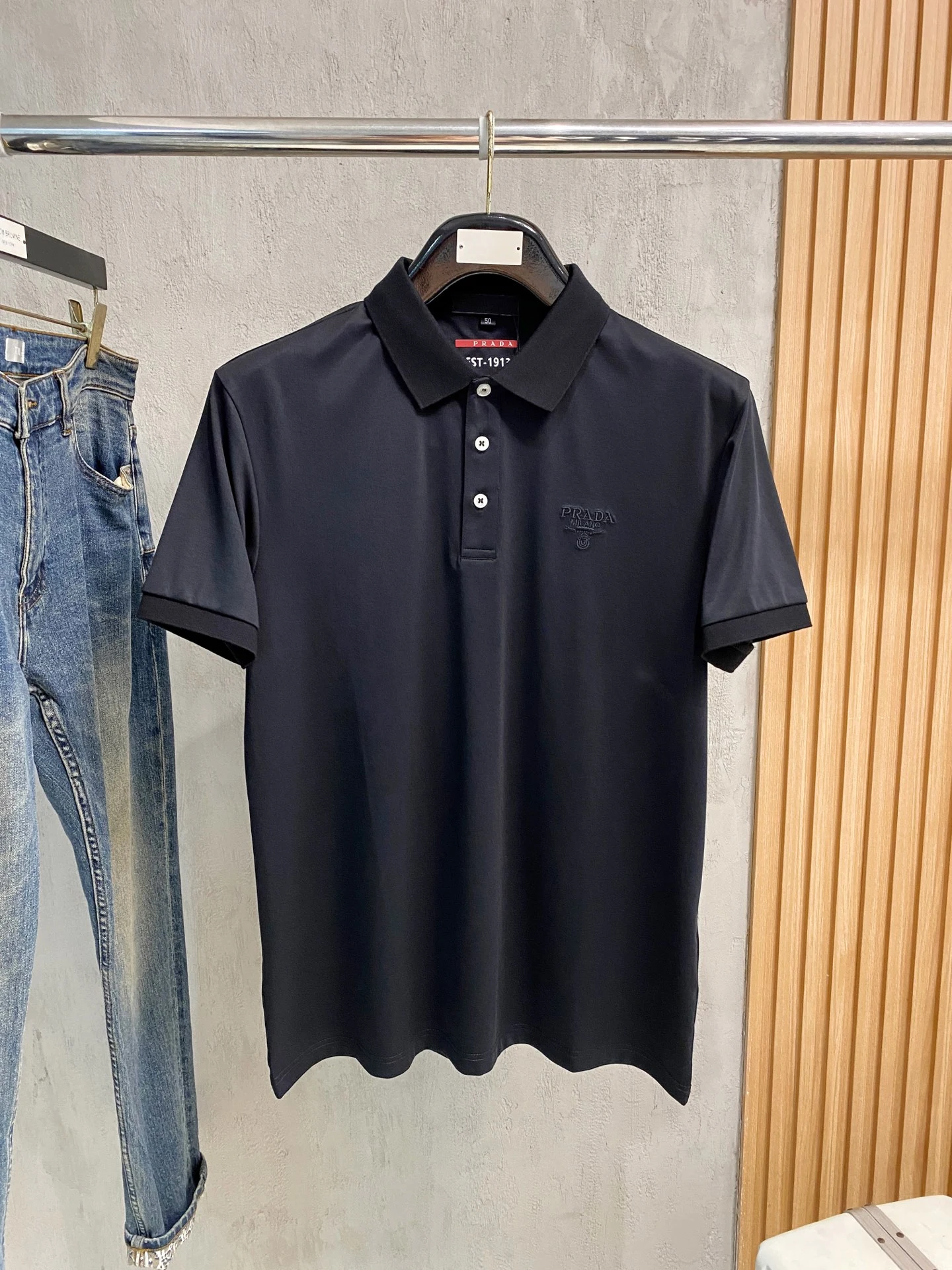 Prada T-Shirt — 4532ce28