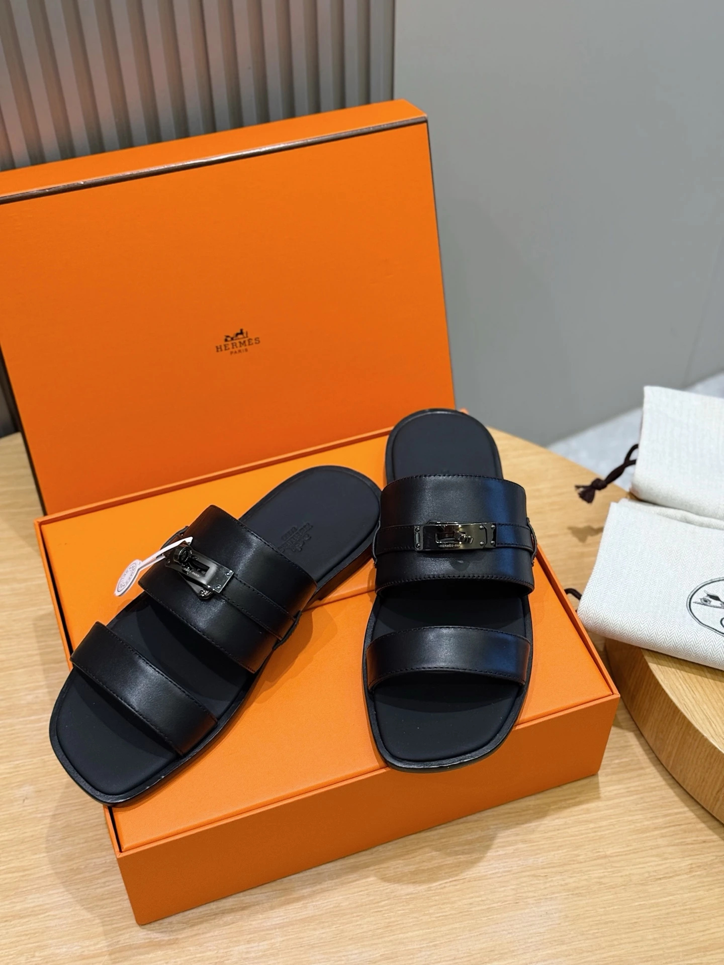 Hermès Slippers — eb5c906a