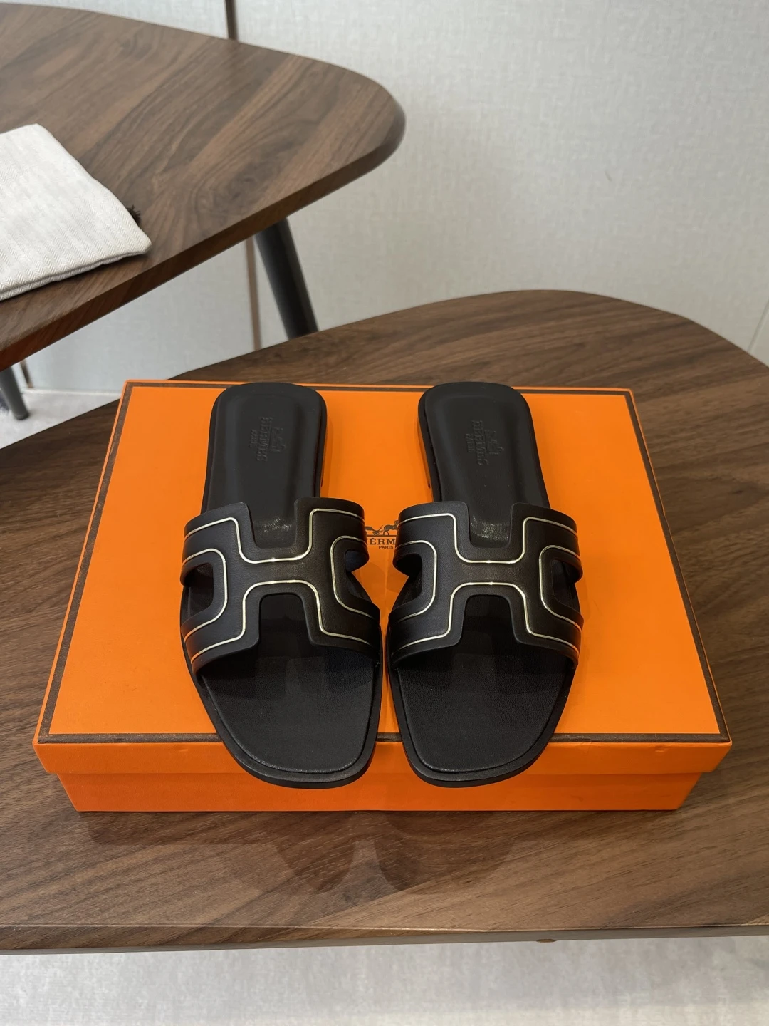 Hermès Slippers — 79e65c72