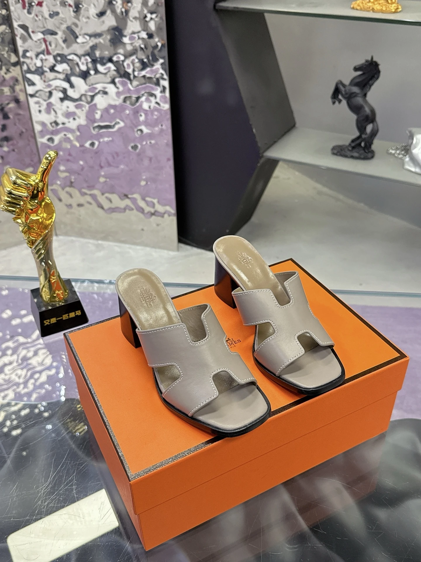 Hermès Slippers — 3ecaea8d