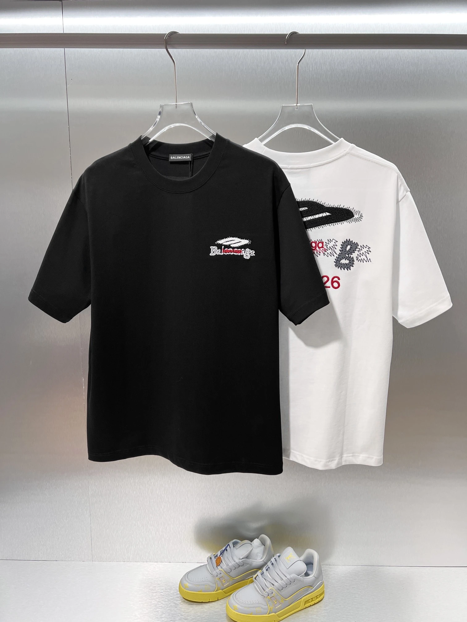 Balenciaga T-Shirt — 7629873d
