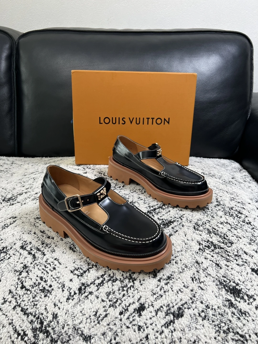 Louis Vuitton Dress Shoes — c97a5441