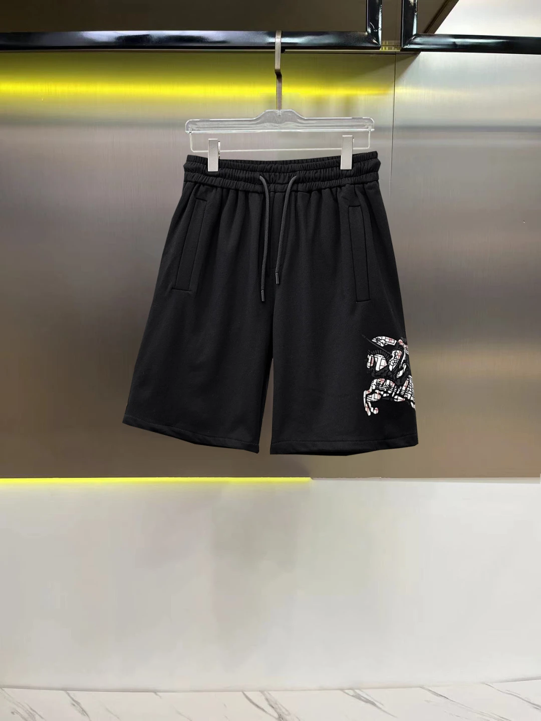 Burberry Shorts — e18b3a5d