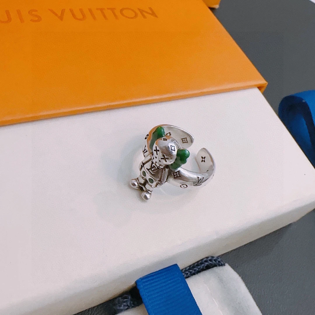 Louis Vuitton Necklaces — 4ad55b0d