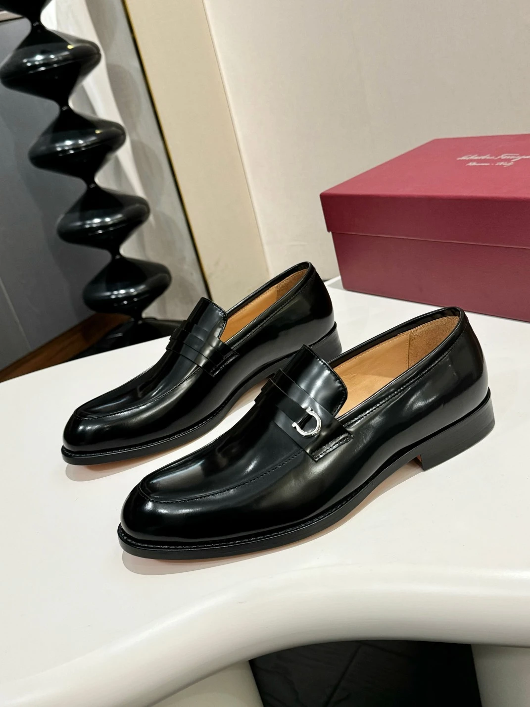 Ferragamo Dress Shoes — 12ba5da5