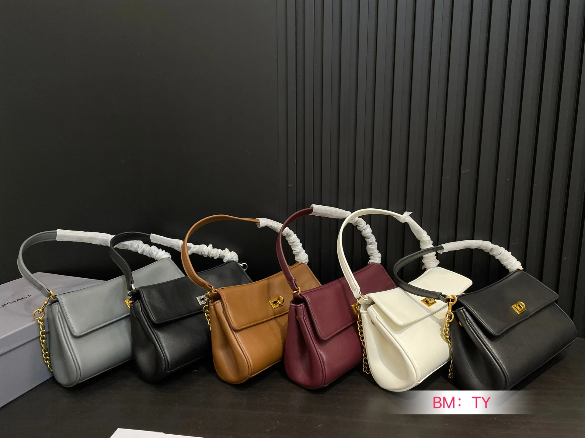 Balenciaga Bag — f4804365