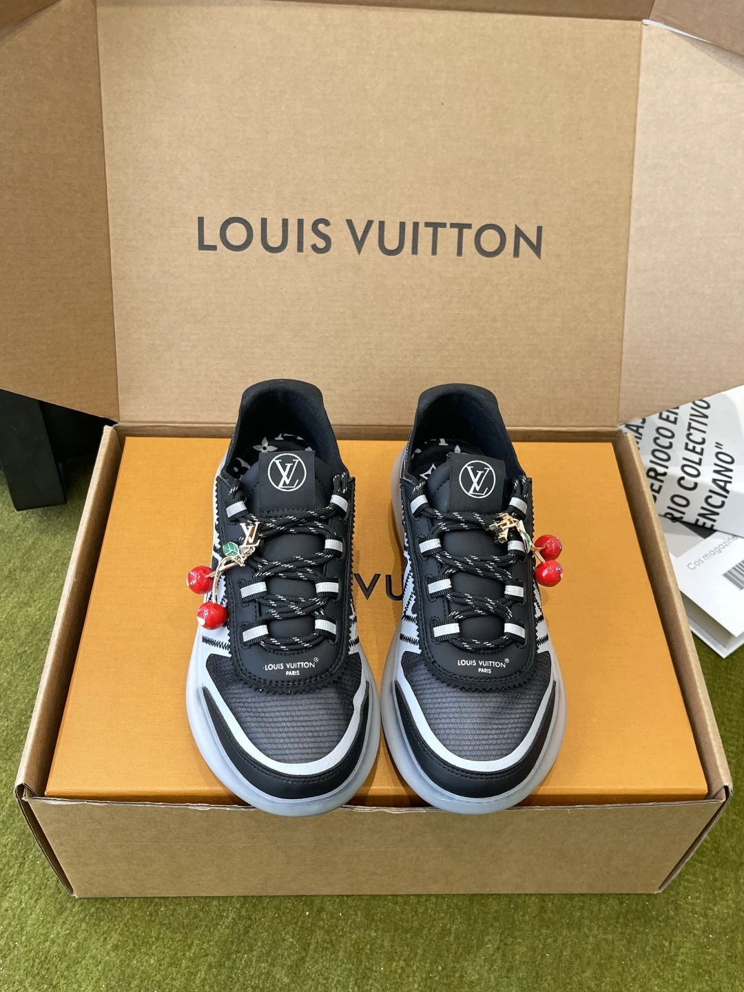 Louis Vuitton Sneakers — 9a280580