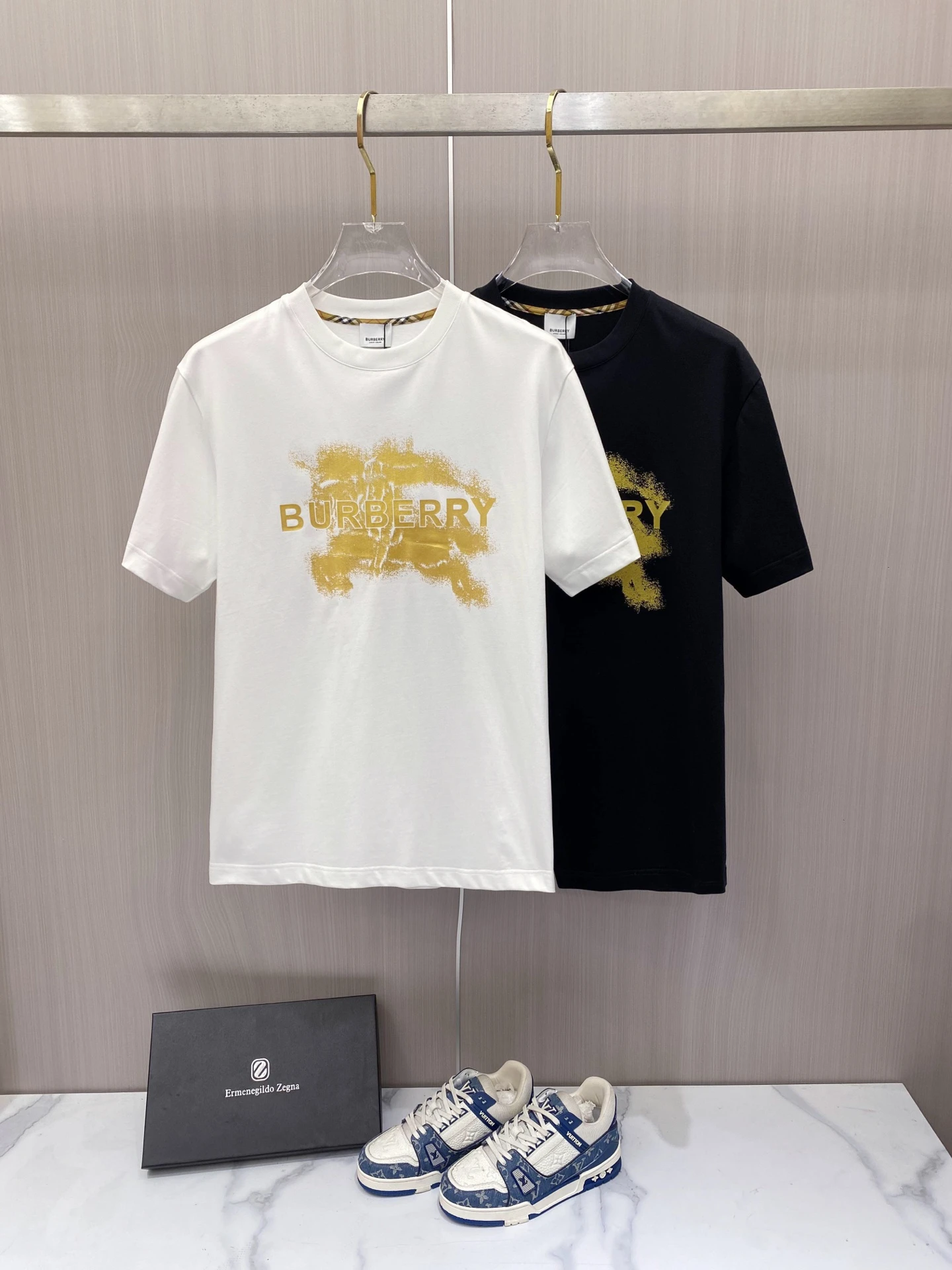Burberry T-Shirt — 8370d414