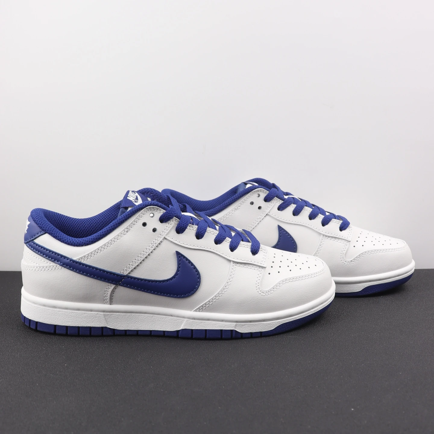 Nike Shoes — 1e4b870f
