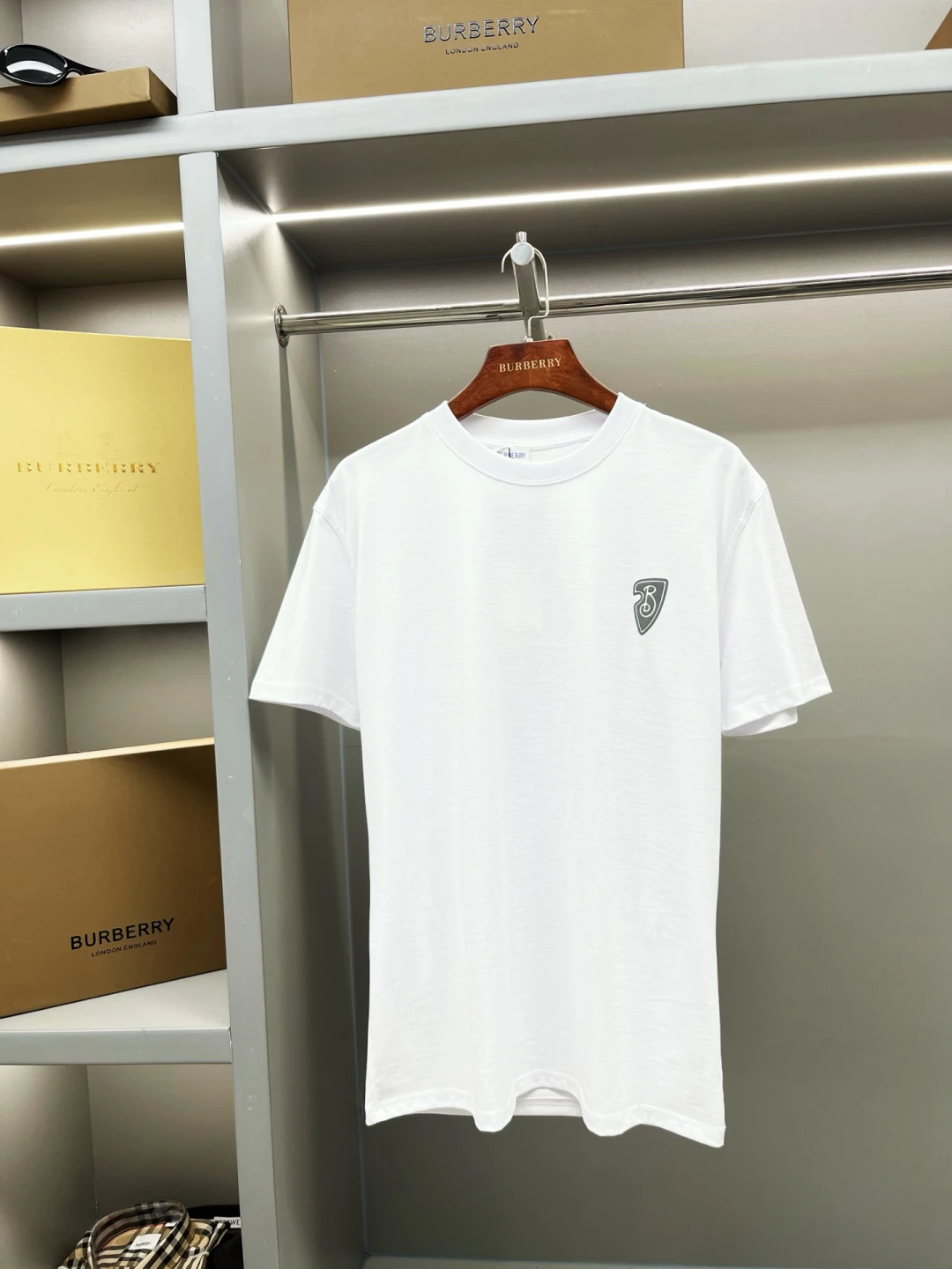 Burberry T-Shirt — 2a5b4dbf