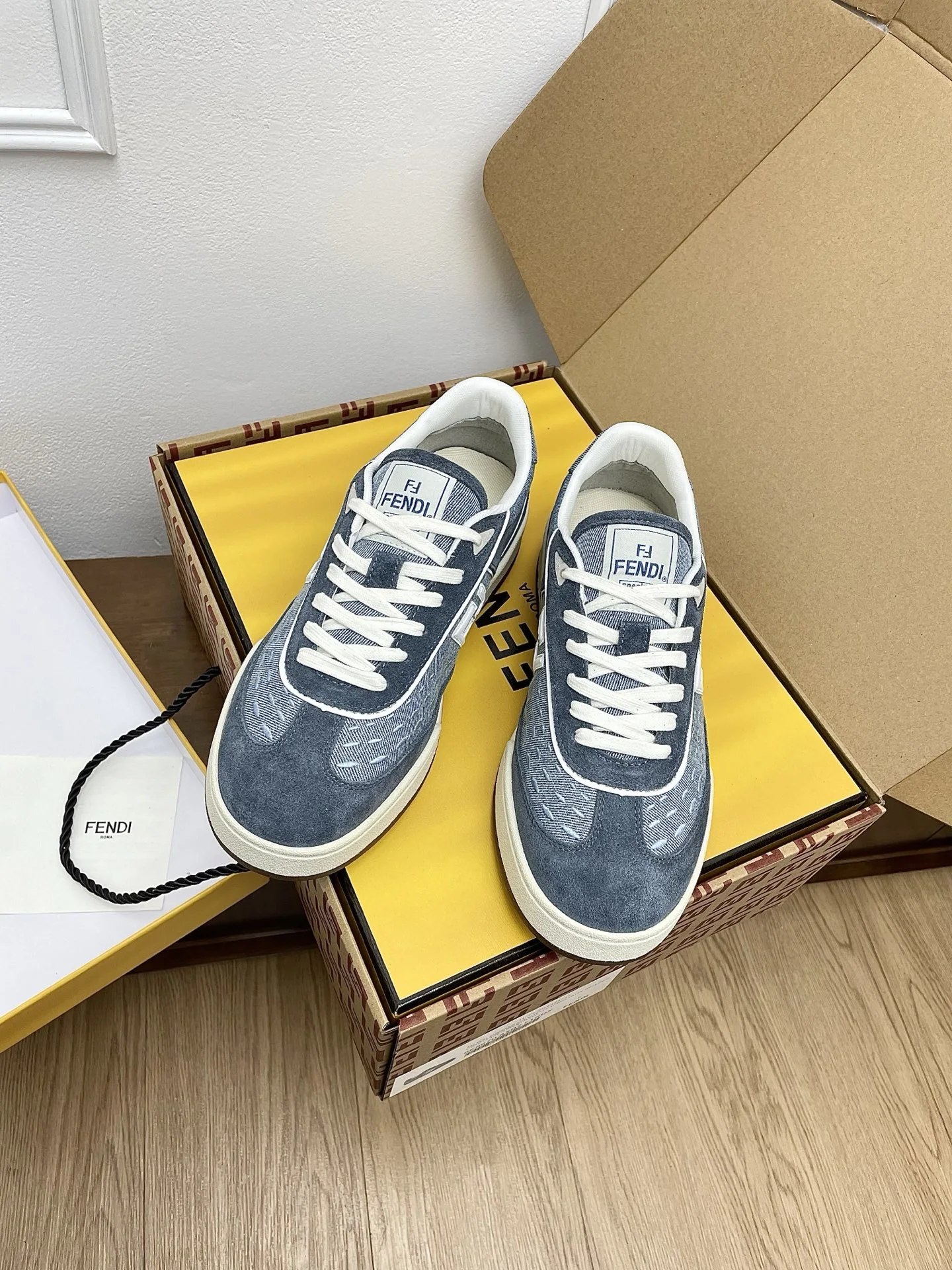 Fendi Sneakers — 7c39d542