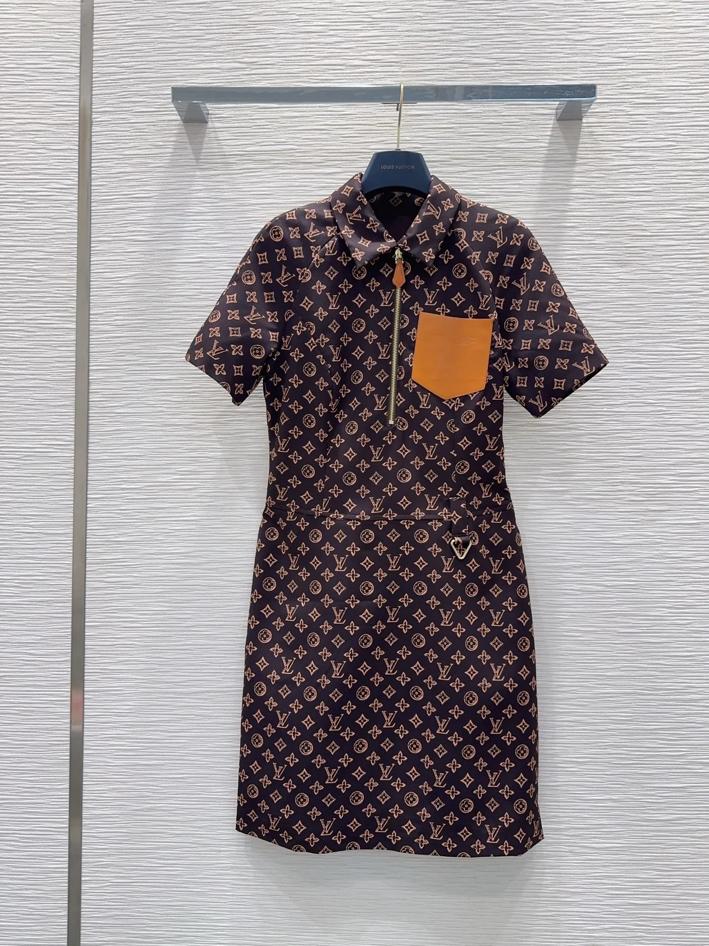 Dresses — d571ef16