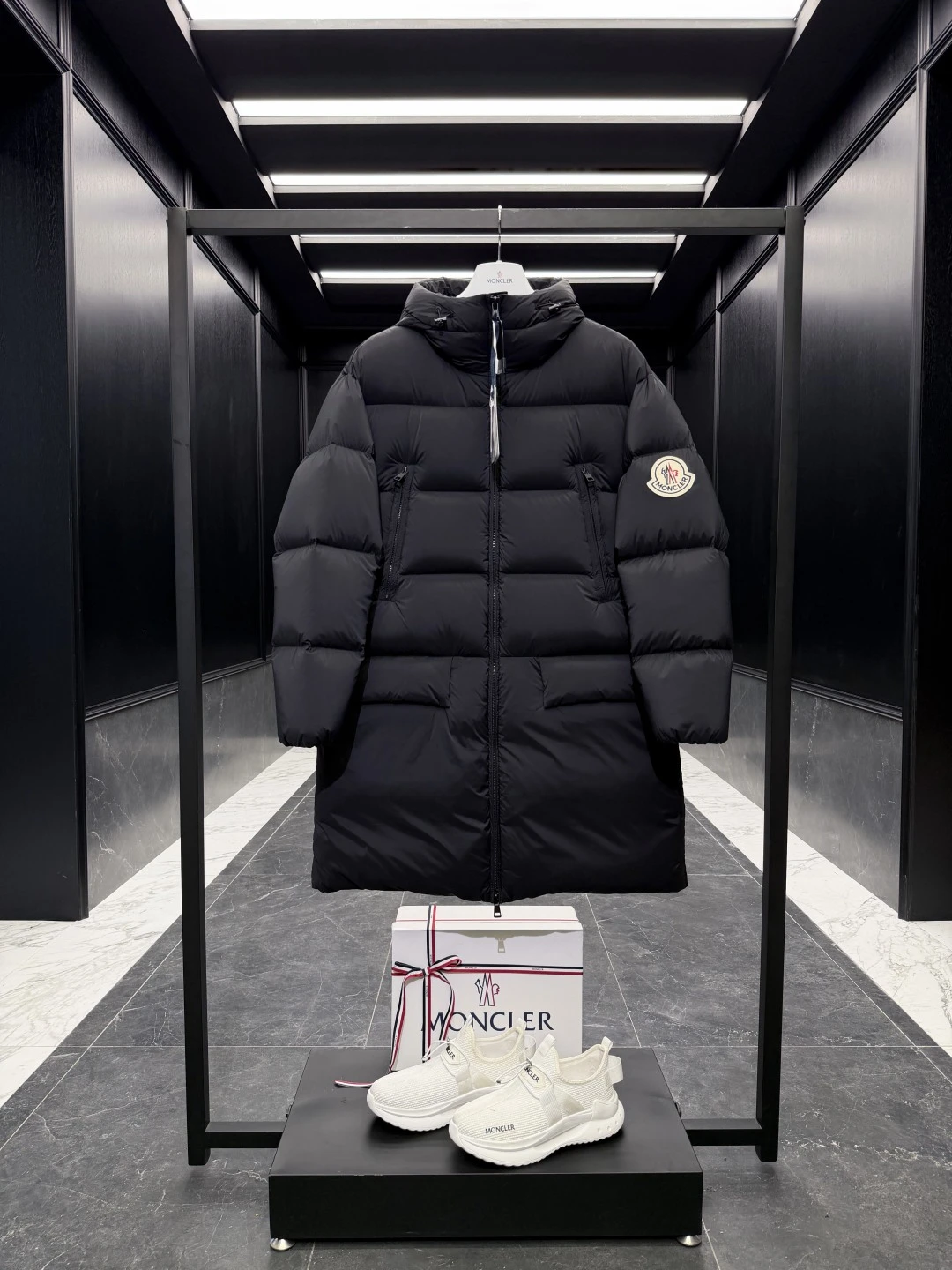 Moncler Down Jacket — 9ea14d8f