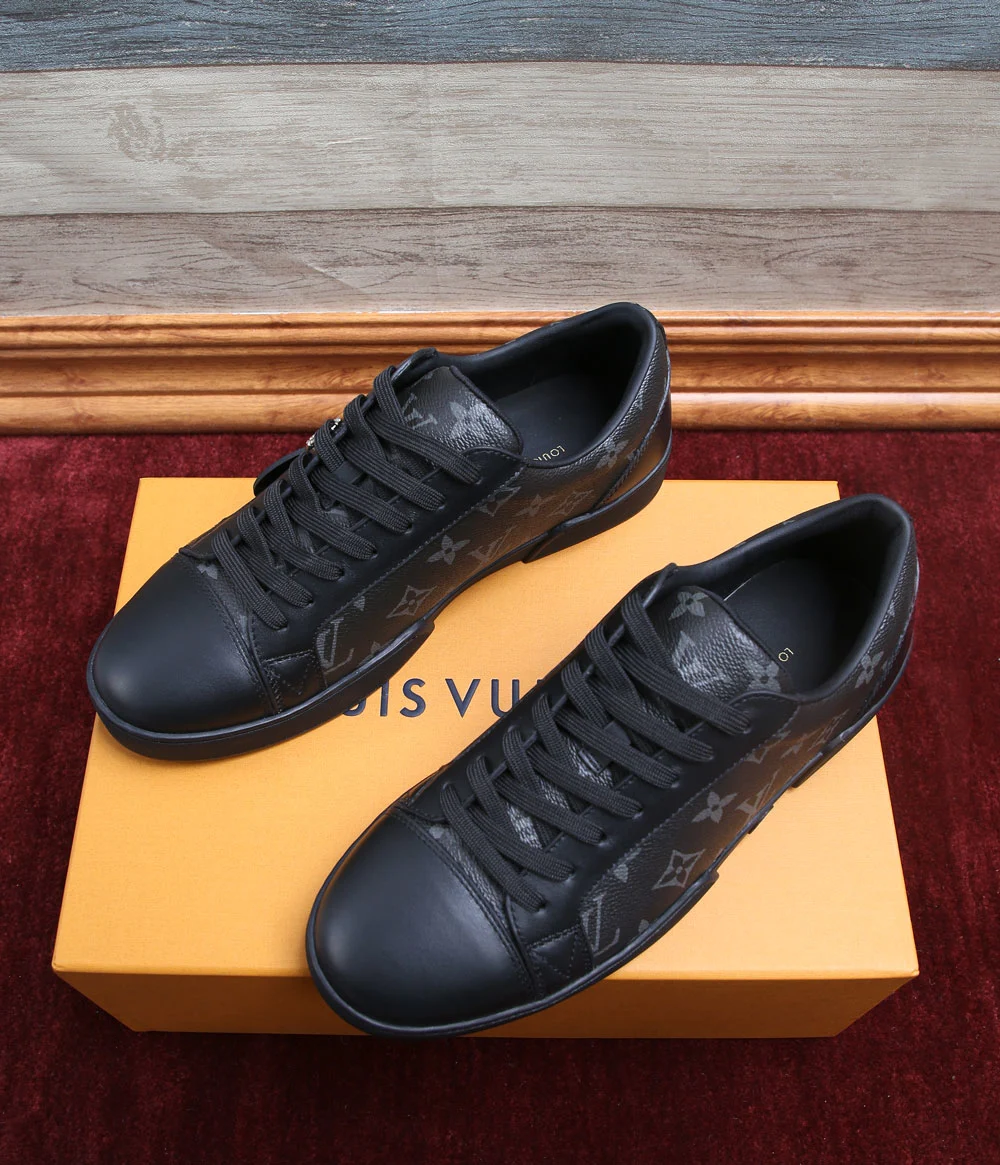 Louis Vuitton Sneakers — b71a5332