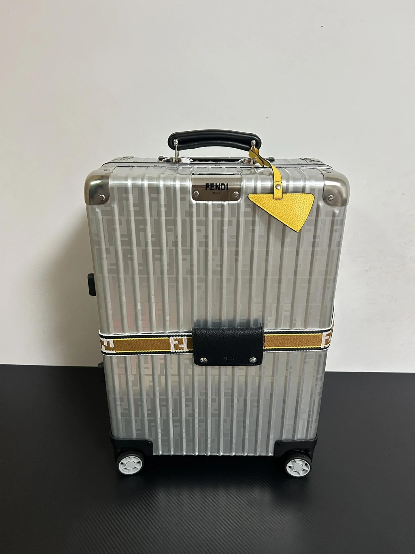 Luggage — 56101731