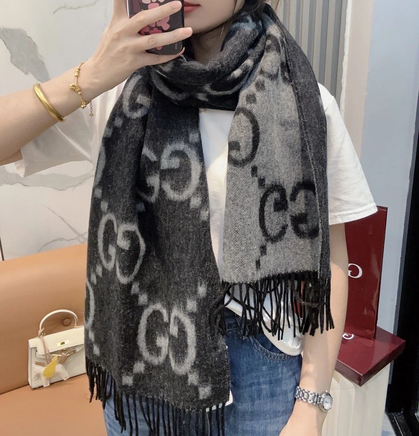 Gucci Scarves — 4204dd12