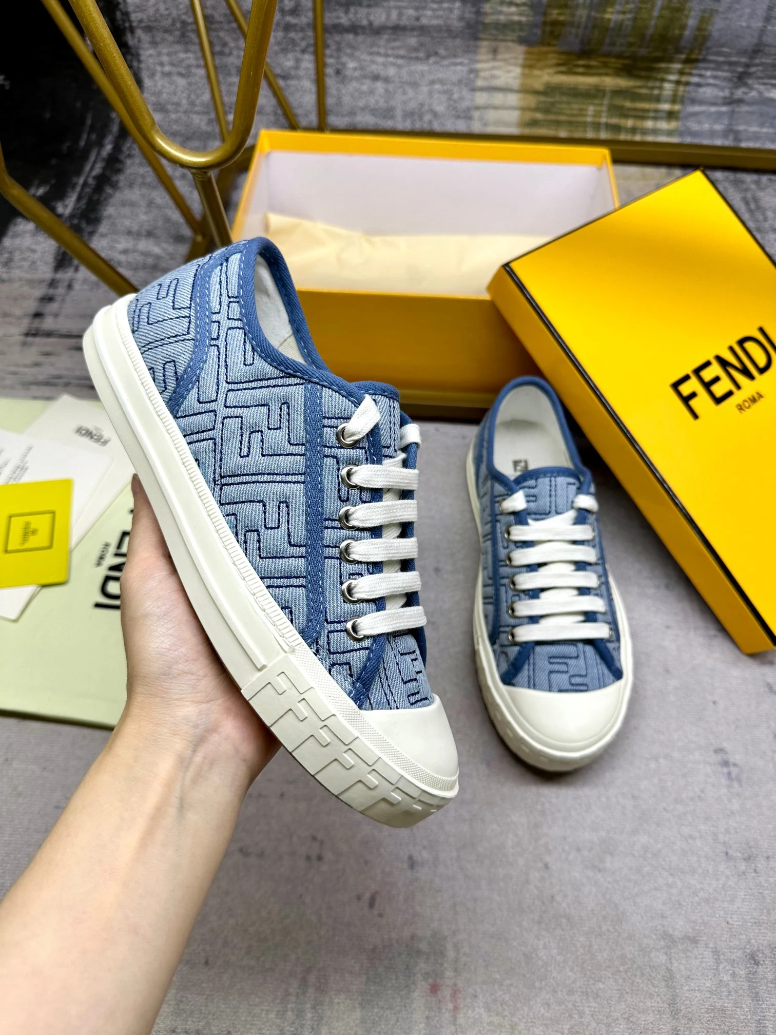 Fendi Sneakers — 9430eb38